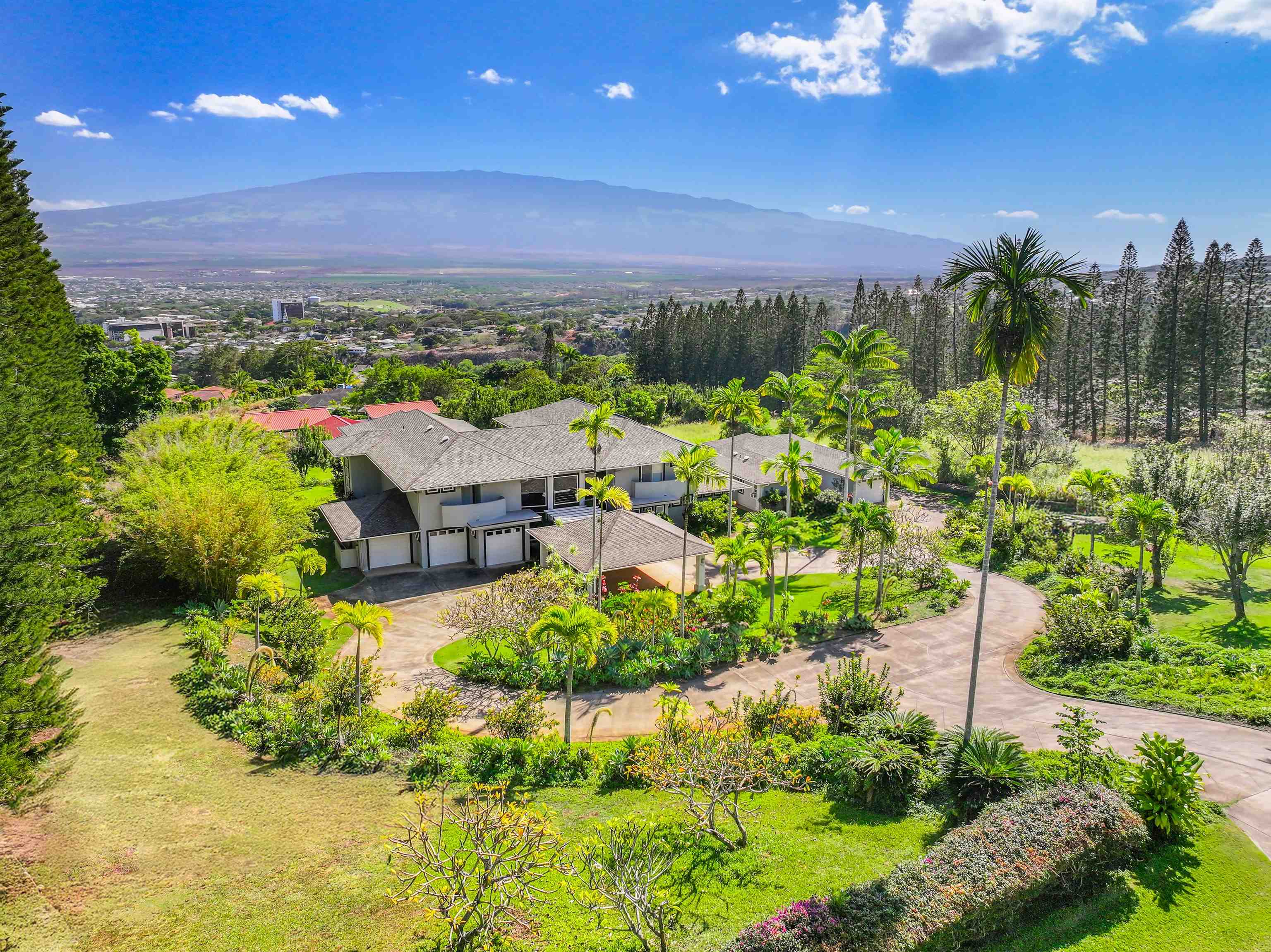 2673  Kamaile St Wailuku Country Estates, Wailuku home - photo 3 of 50