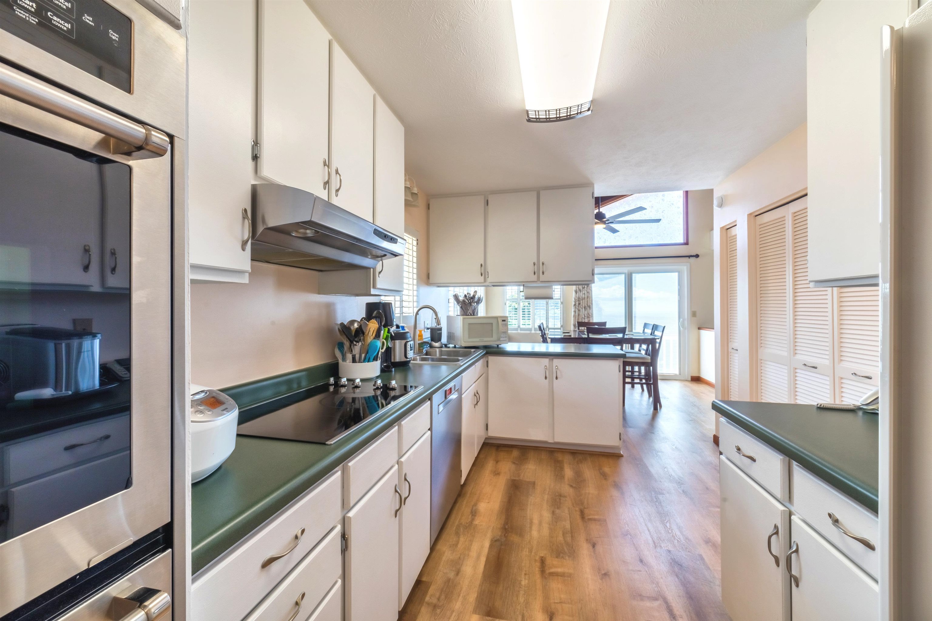 2679  Kamelani Loop Country Club Estate, Pukalani home - photo 11 of 50