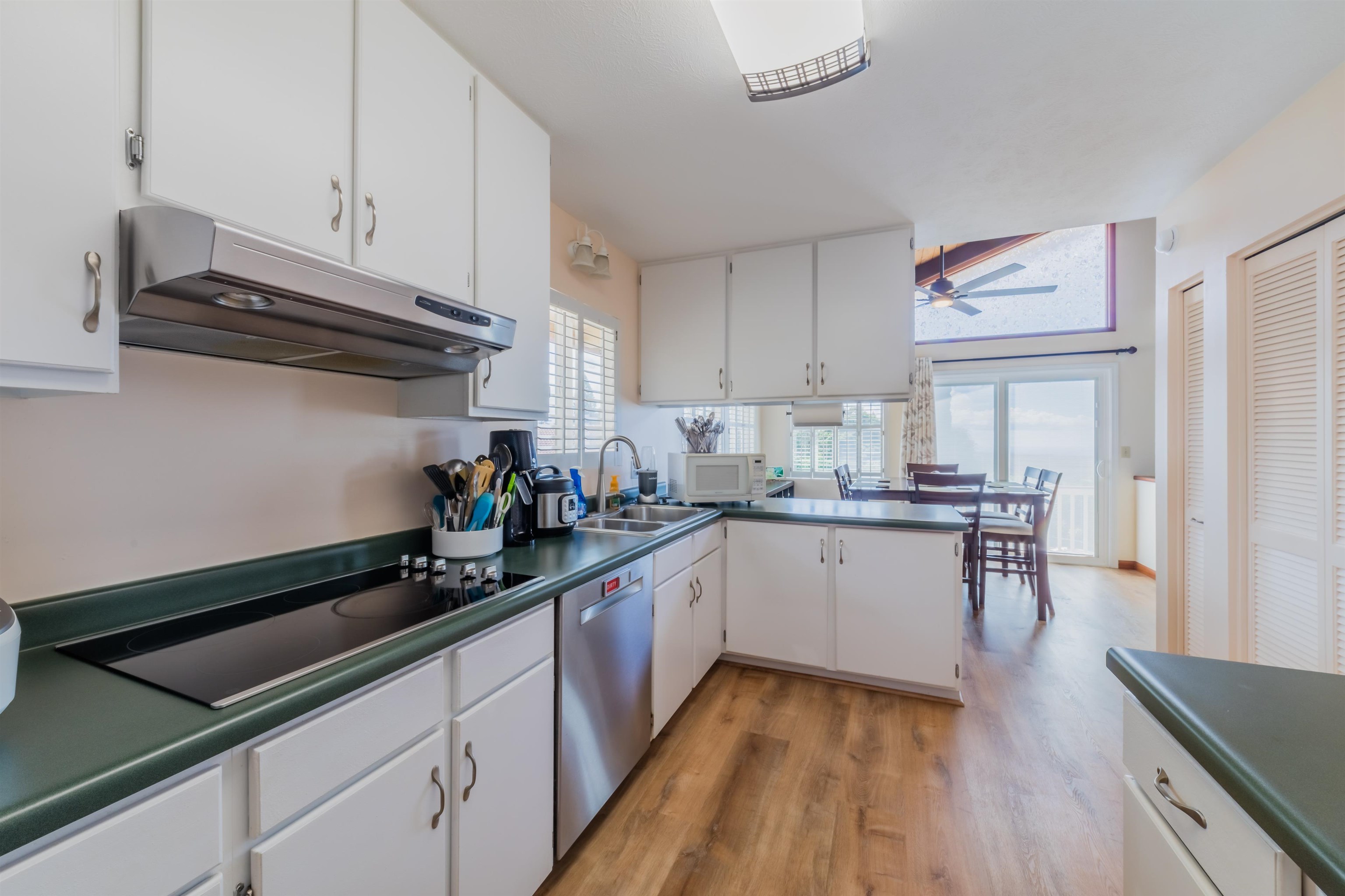 2679  Kamelani Loop Country Club Estate, Pukalani home - photo 12 of 50