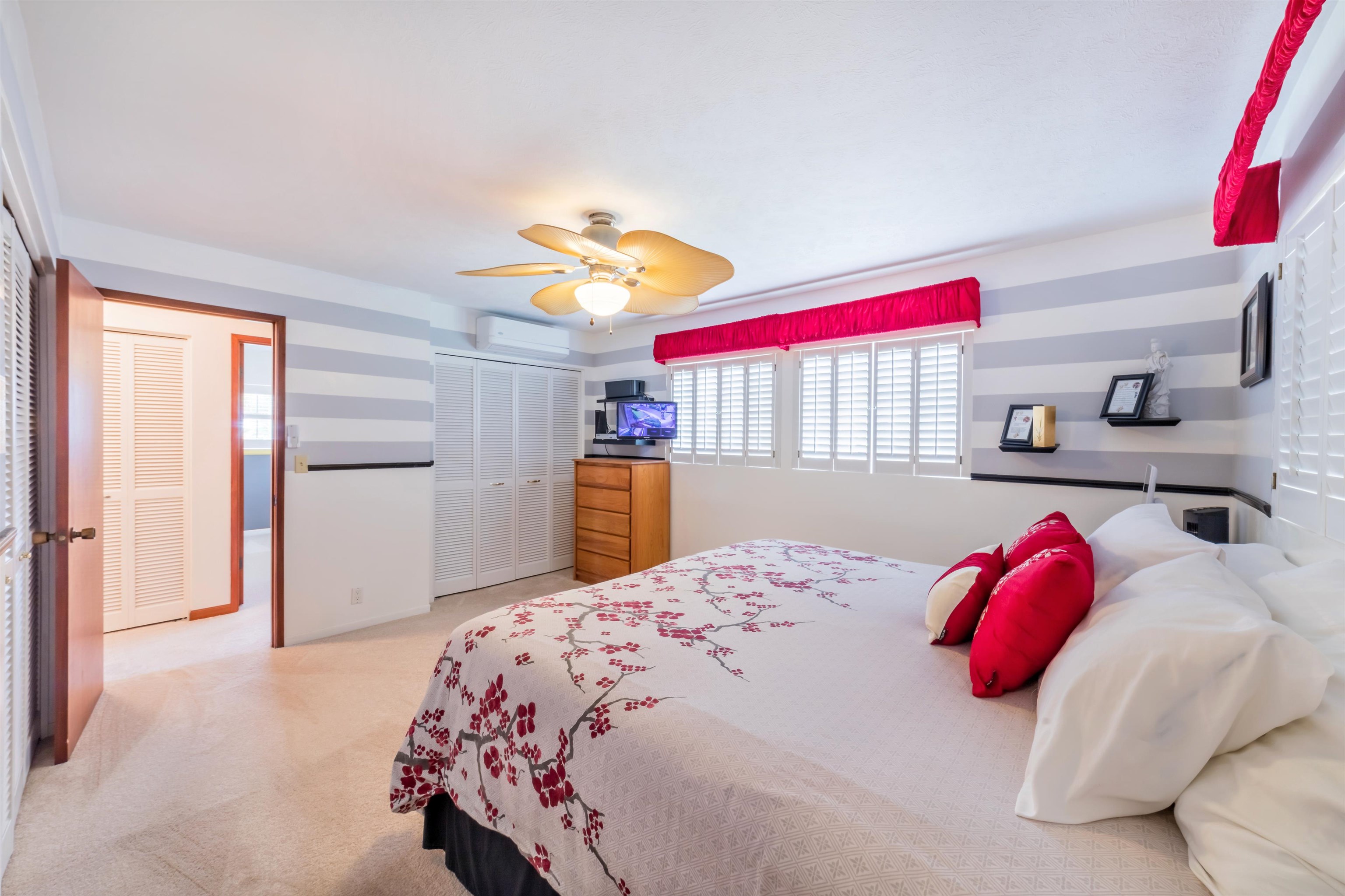 2679  Kamelani Loop Country Club Estate, Pukalani home - photo 16 of 50