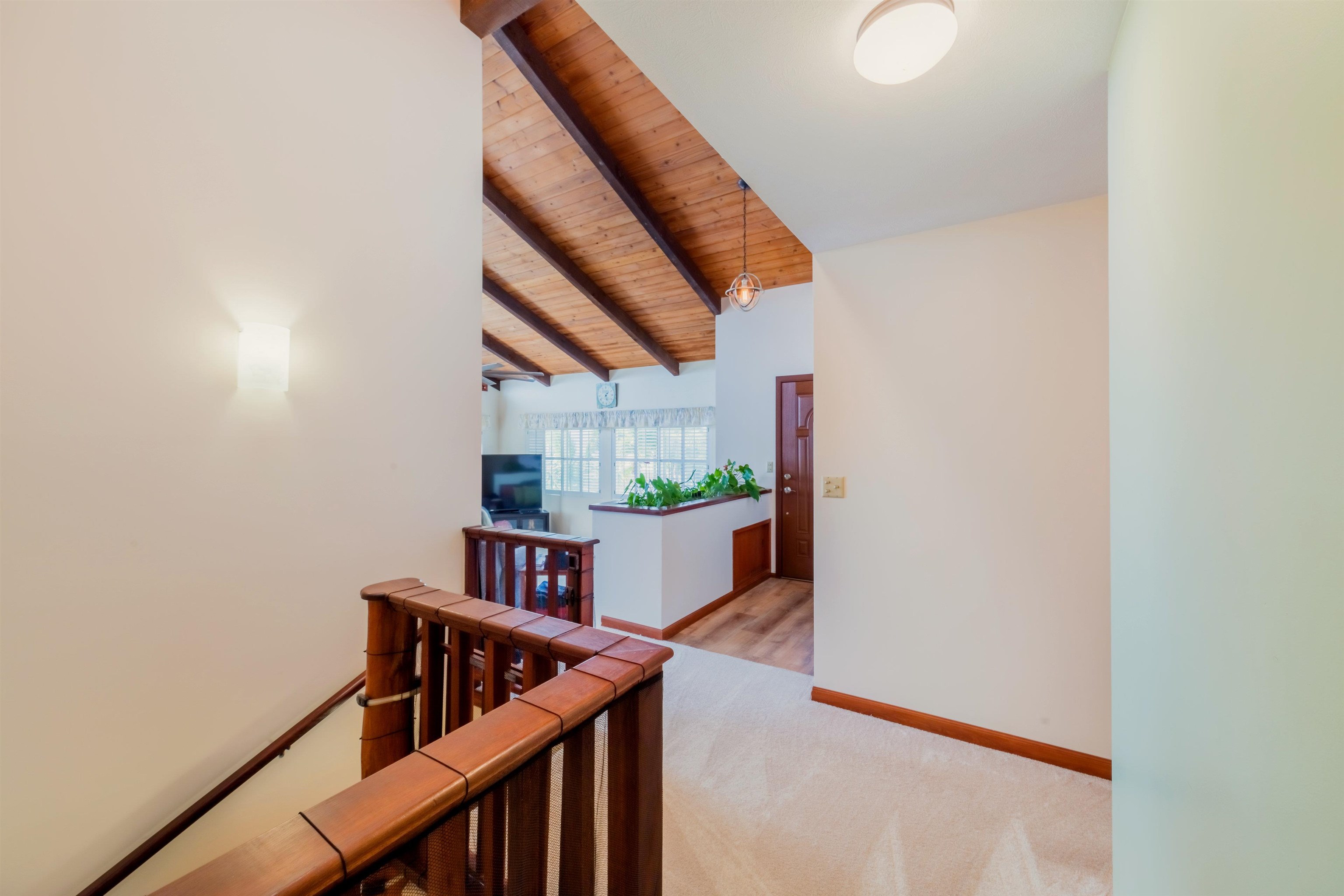 2679  Kamelani Loop Country Club Estate, Pukalani home - photo 4 of 50