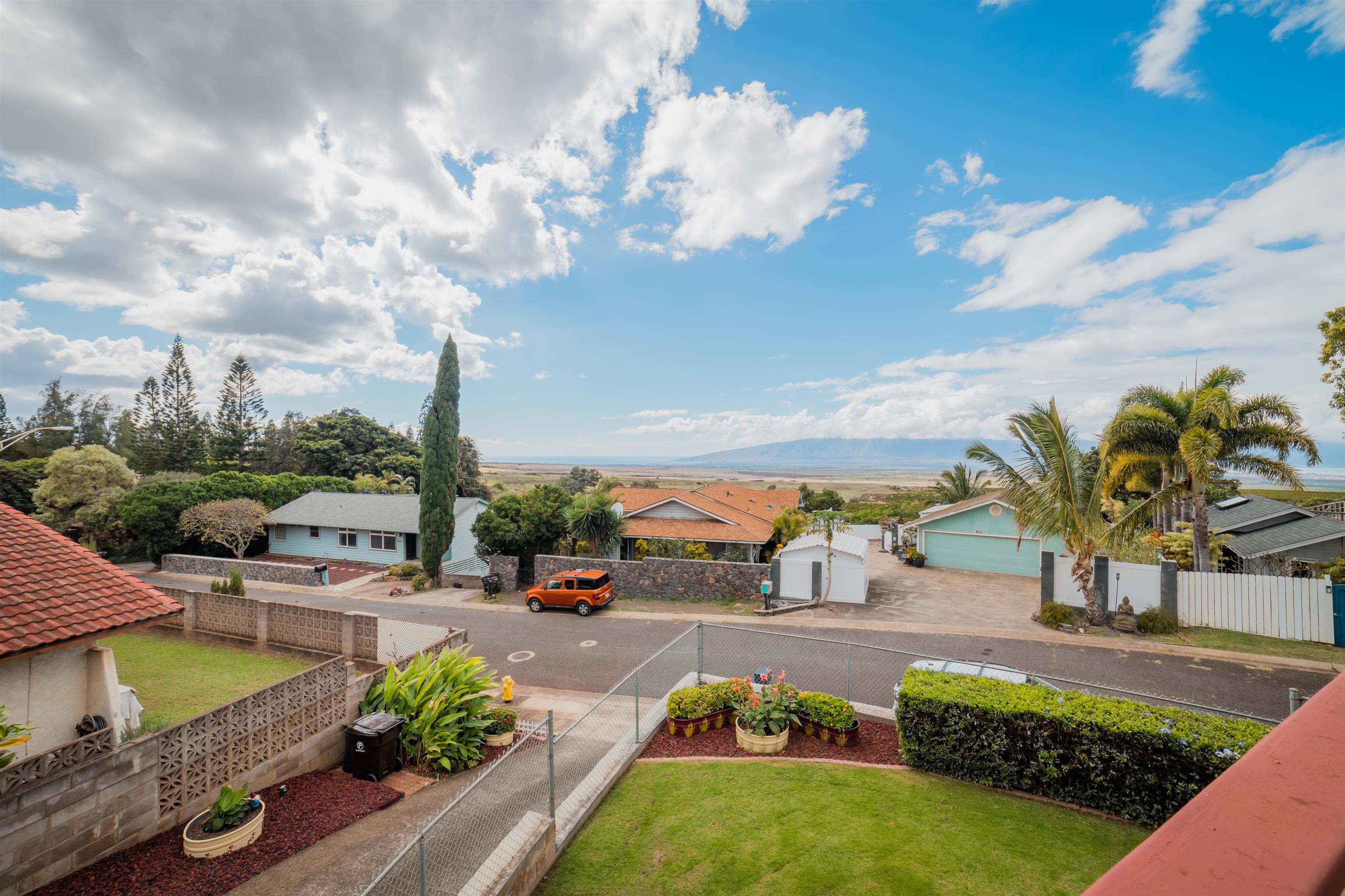 2679  Kamelani Loop Country Club Estate, Pukalani home - photo 31 of 50