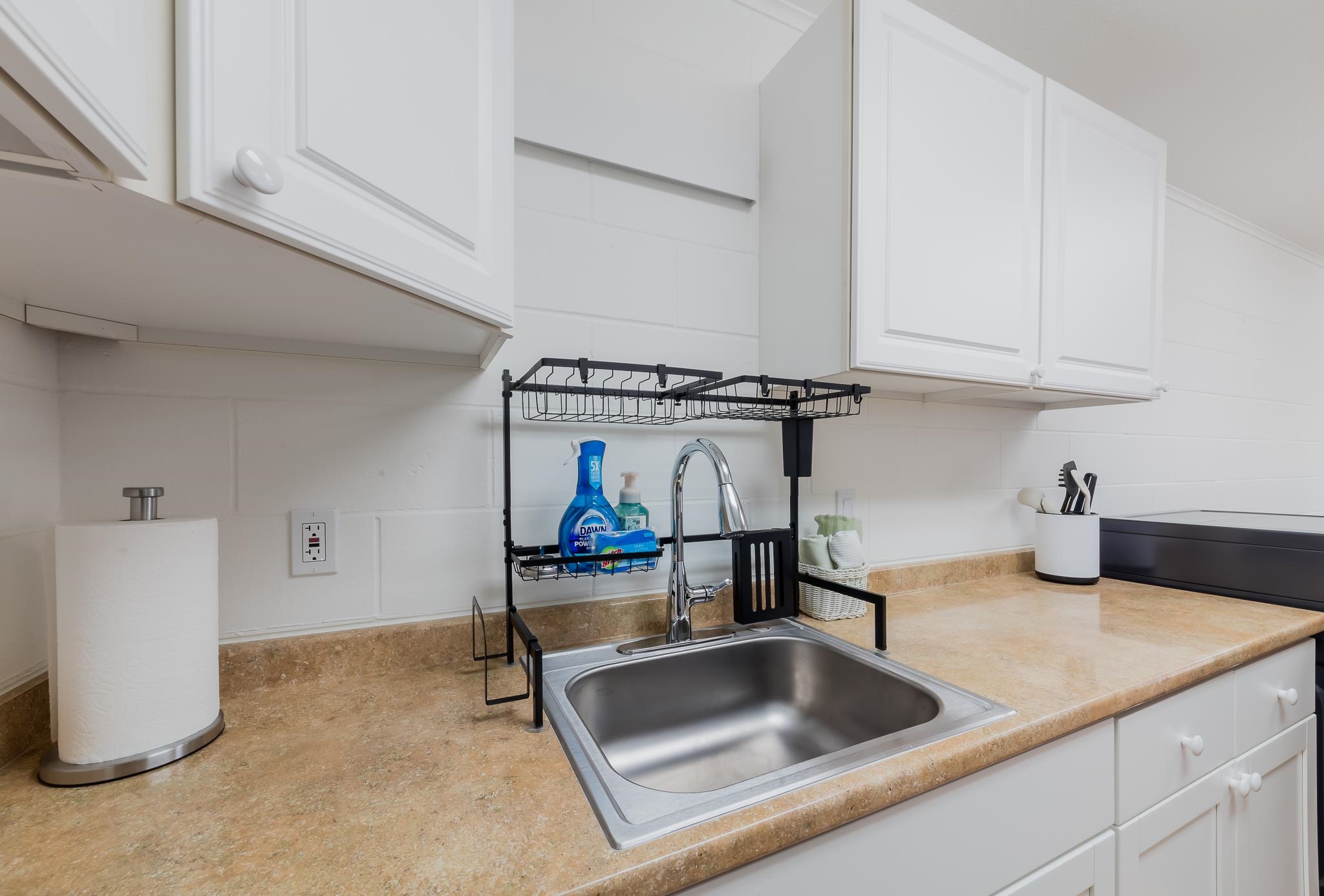 2679  Kamelani Loop Country Club Estate, Pukalani home - photo 40 of 50