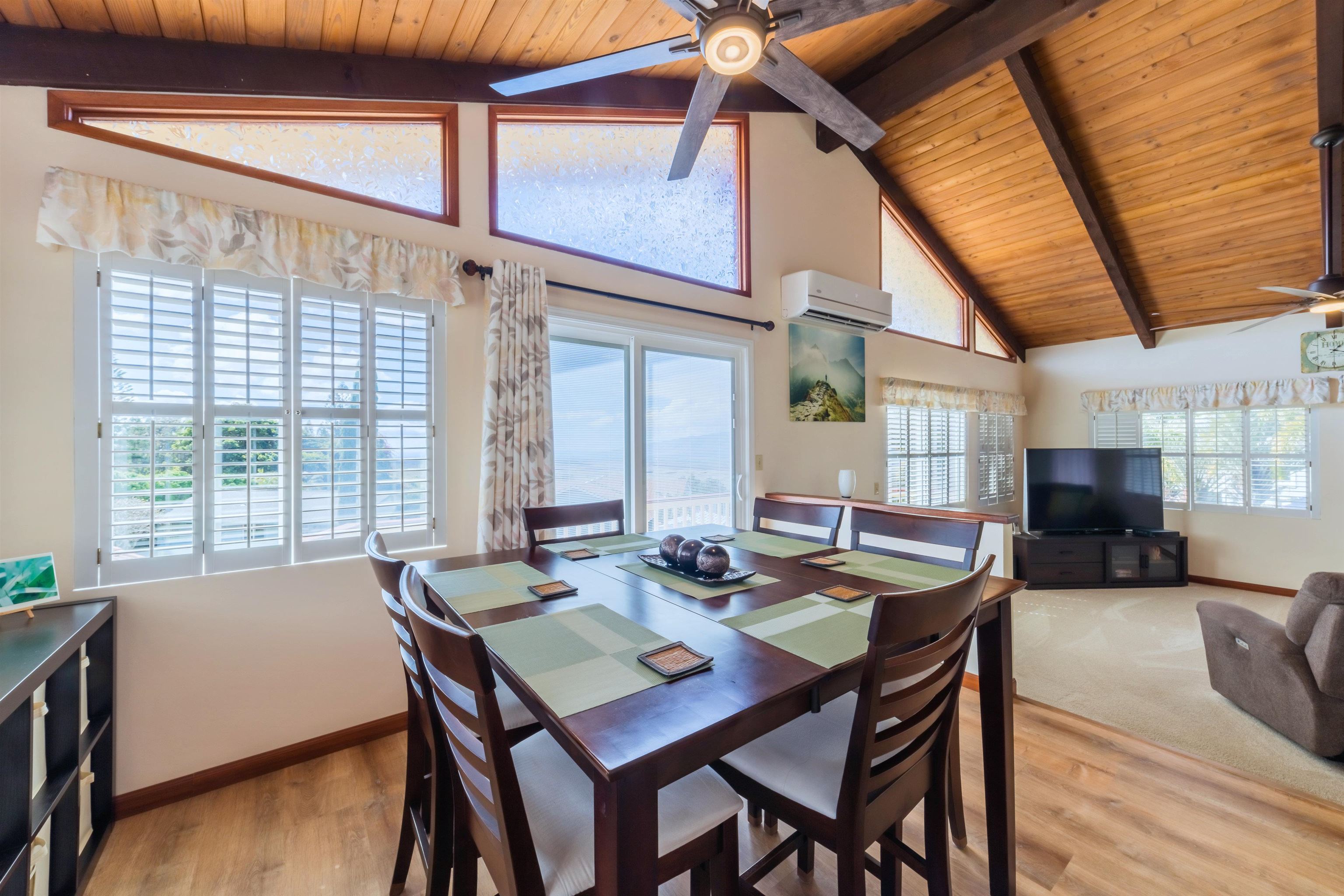 2679  Kamelani Loop Country Club Estate, Pukalani home - photo 8 of 50