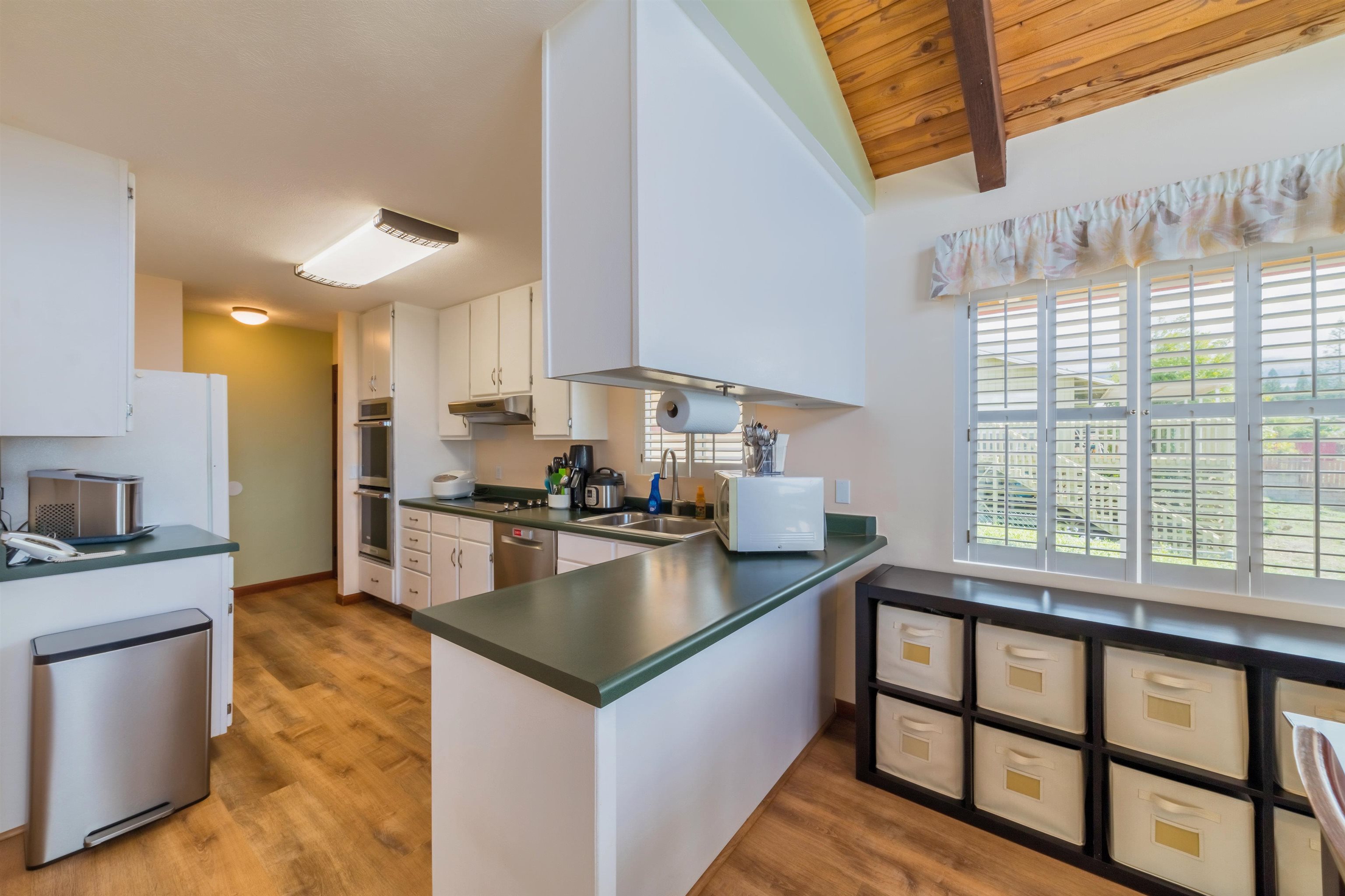 2679  Kamelani Loop Country Club Estate, Pukalani home - photo 9 of 50