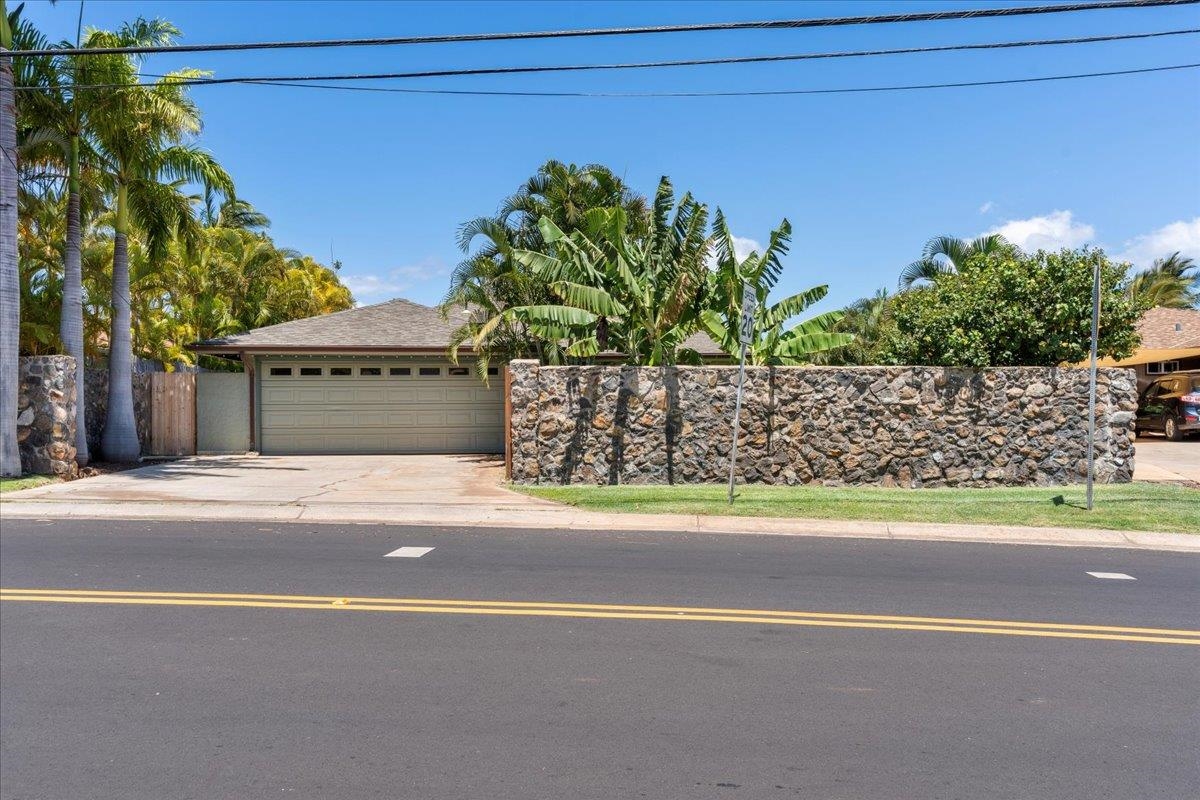 2688  Ohina St Keonekai, Kihei home - photo 2 of 45