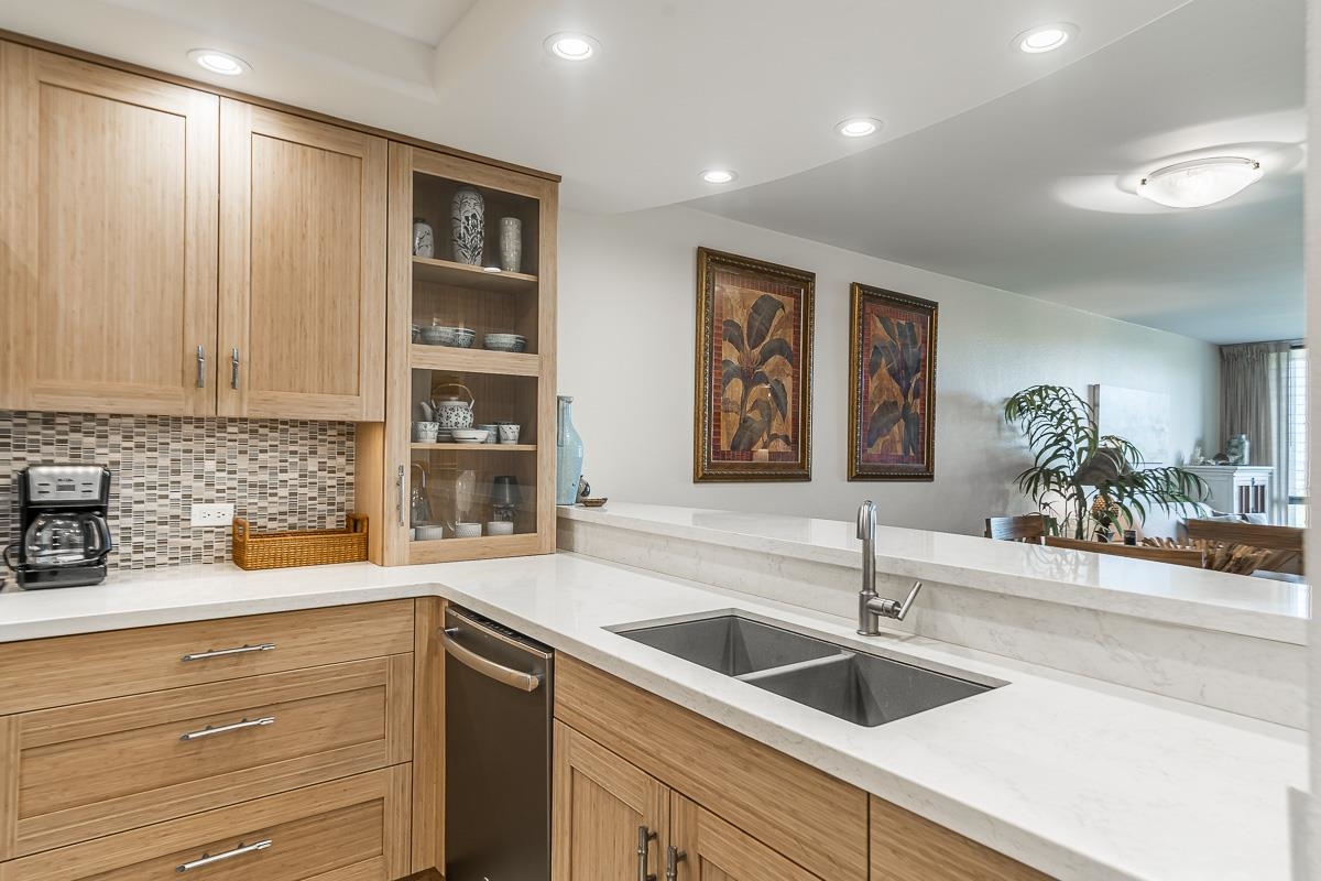 Kamaole Sands condo # 10-116, Kihei, Hawaii - photo 10 of 30