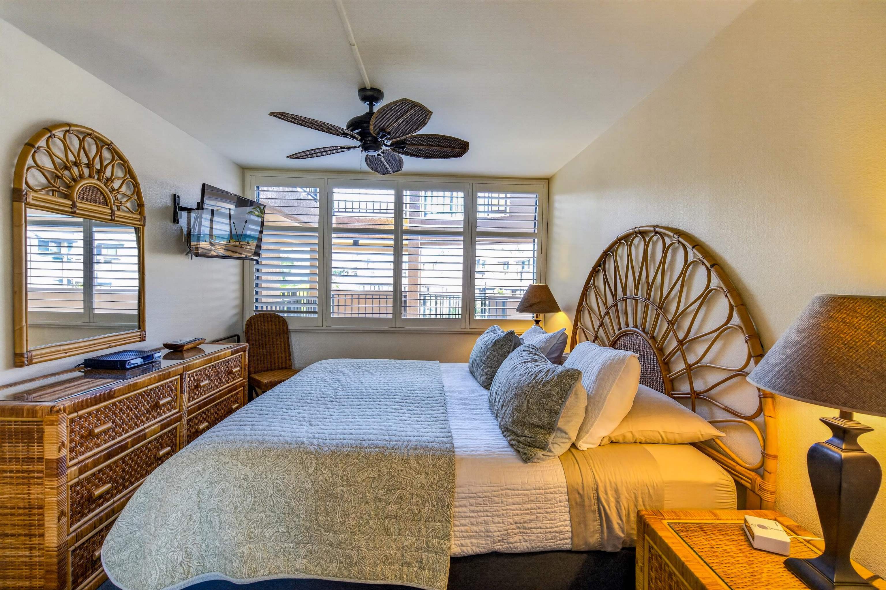Kamaole Sands condo # 10-308, Kihei, Hawaii - photo 19 of 42