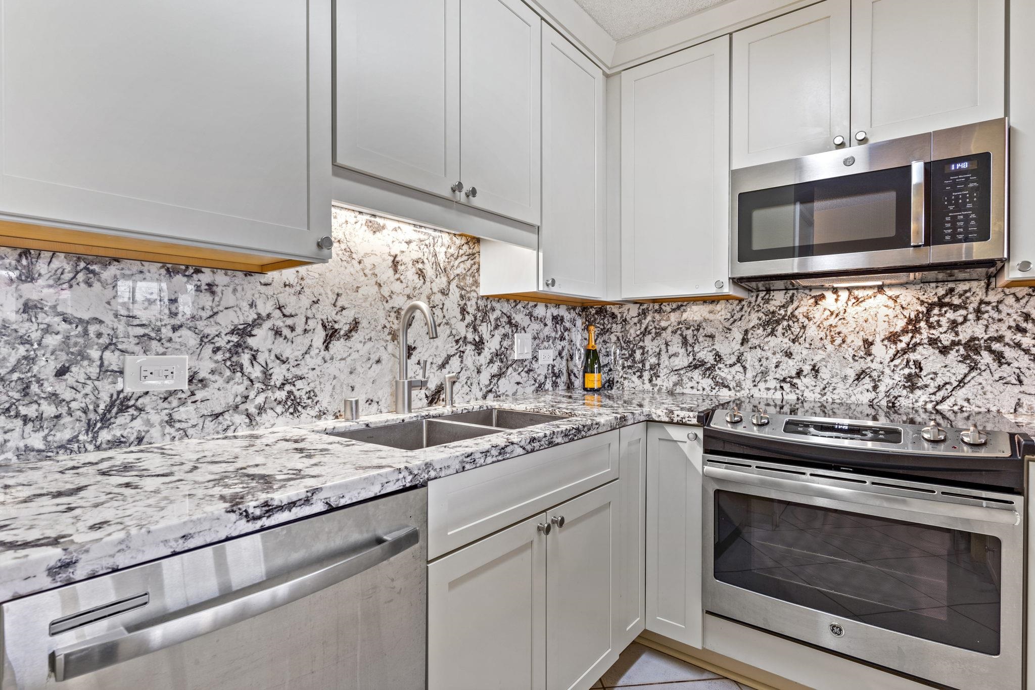 Kamaole Sands condo # 3-202, Kihei, Hawaii - photo 7 of 44