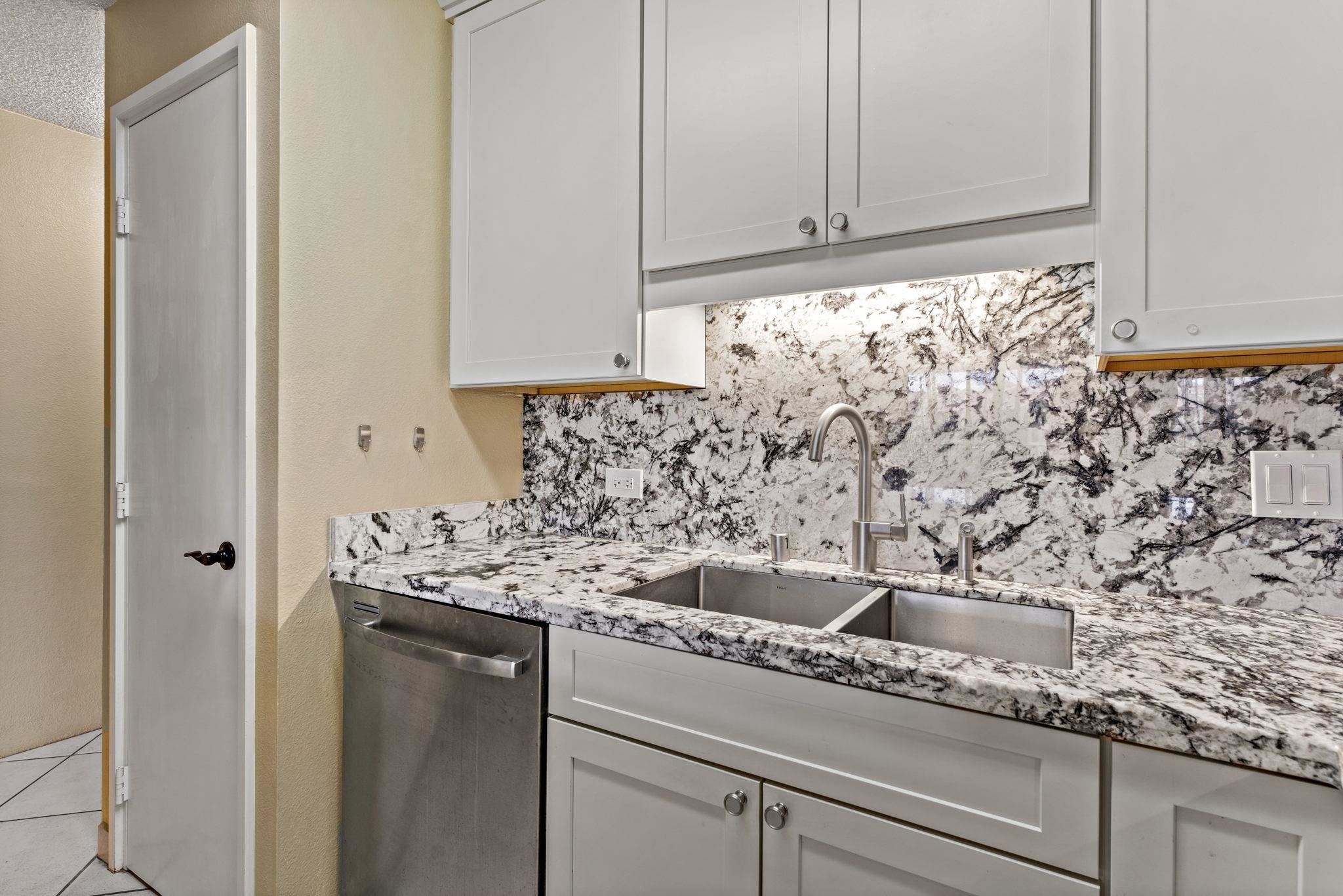 Kamaole Sands condo # 3-202, Kihei, Hawaii - photo 9 of 44