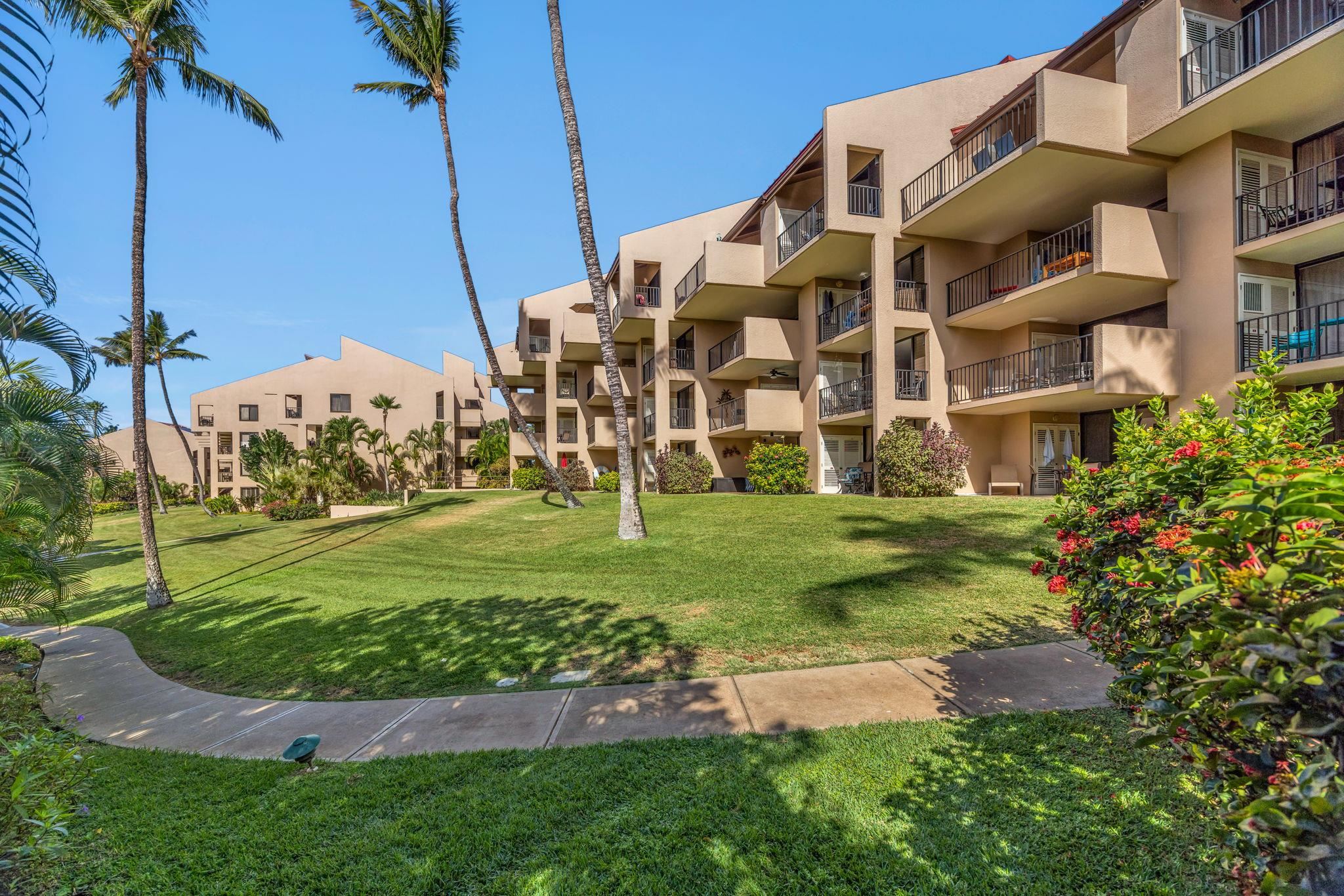 Kamaole Sands condo # 3-403, Kihei, Hawaii - photo 34 of 40