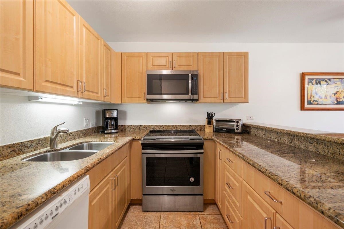 Kamaole Sands condo # 4-113, Kihei, Hawaii - photo 15 of 43