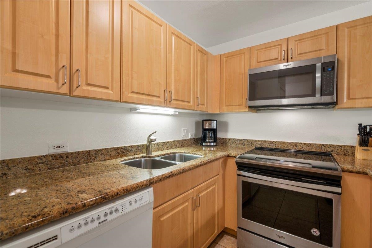 Kamaole Sands condo # 4-113, Kihei, Hawaii - photo 16 of 43