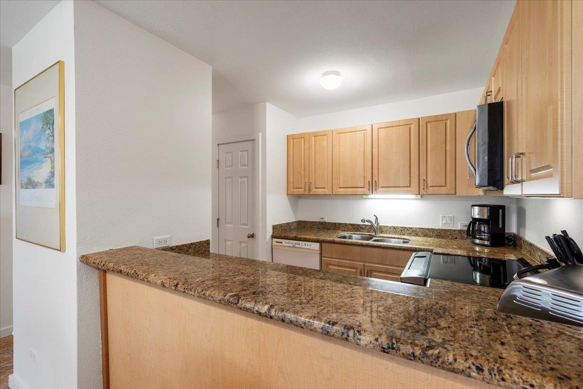 Kamaole Sands condo # 4-113, Kihei, Hawaii - photo 19 of 43