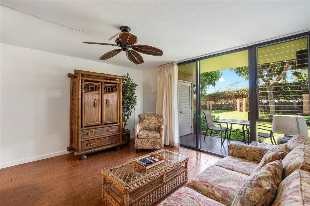 Kamaole Sands condo # 4-113, Kihei, Hawaii - photo 27 of 43