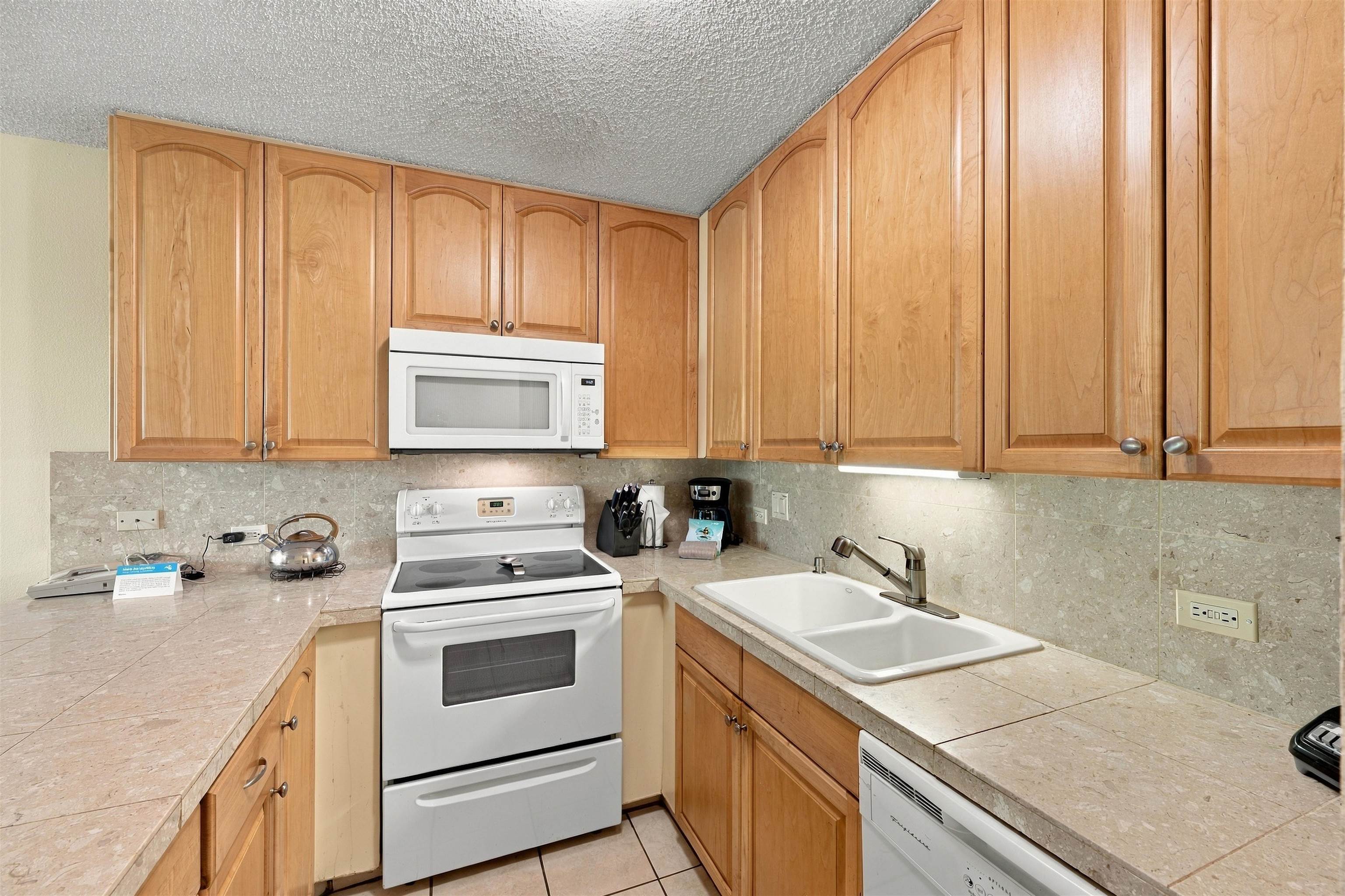 Kamaole Sands condo # 4-204, Kihei, Hawaii - photo 12 of 45