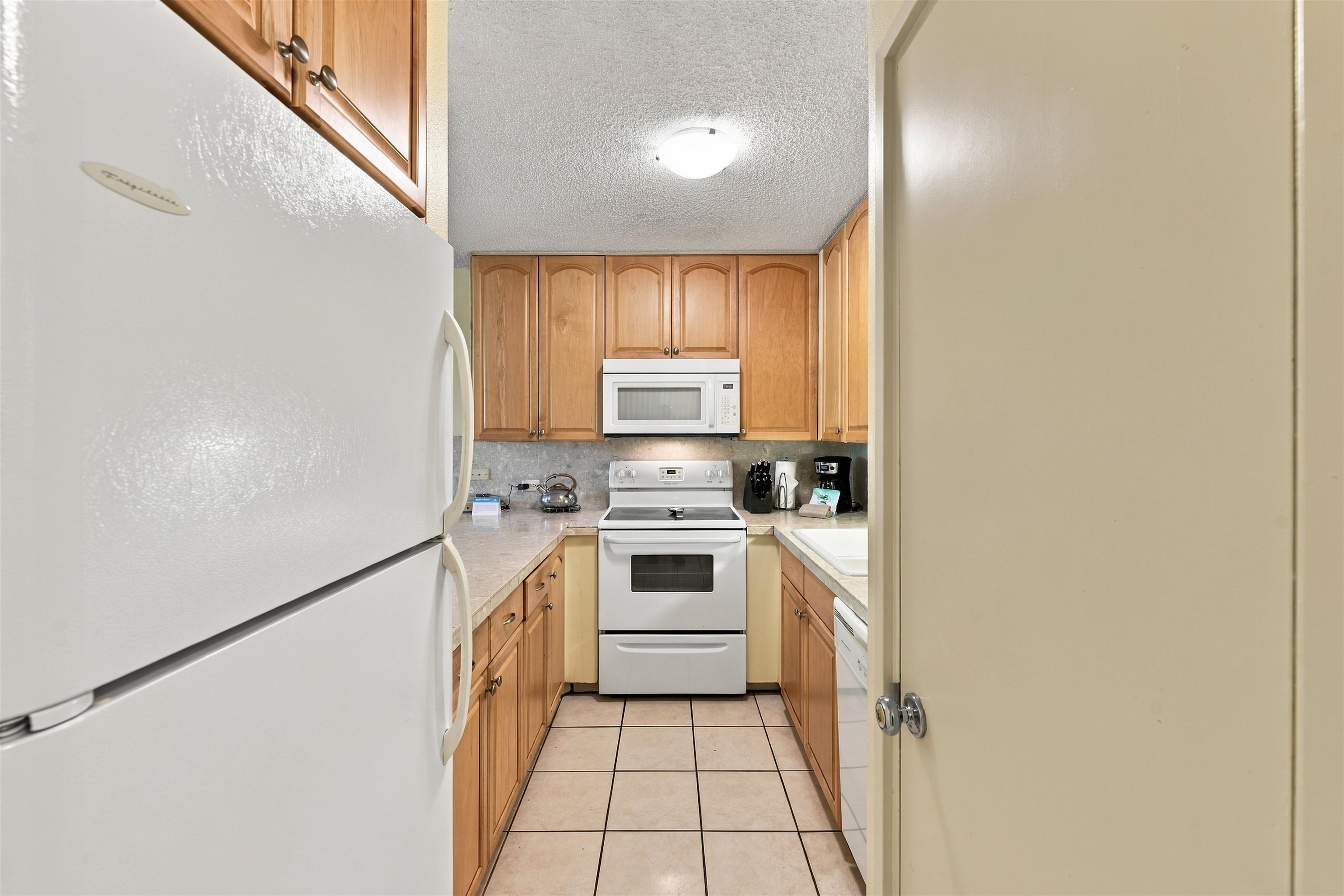 Kamaole Sands condo # 4-204, Kihei, Hawaii - photo 13 of 45