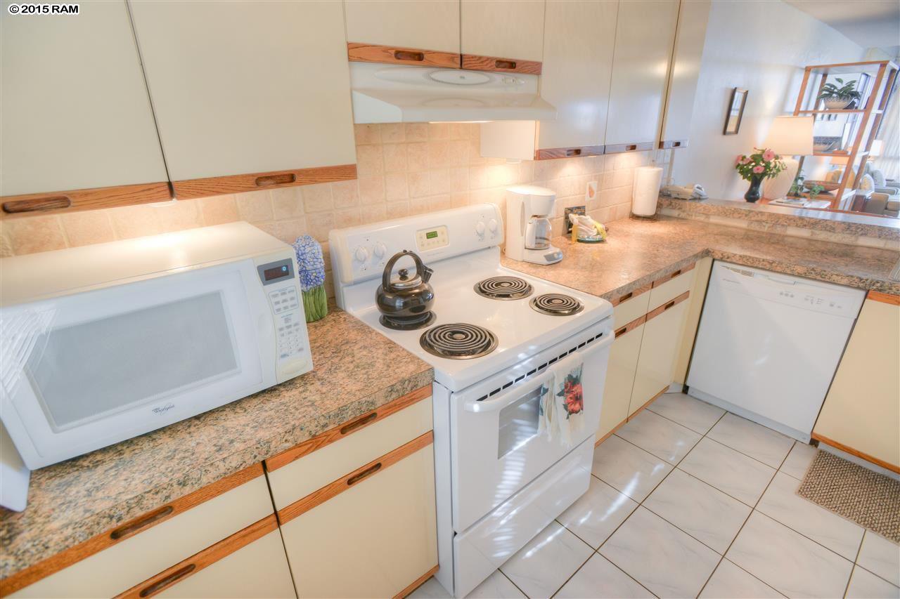 Kamaole Sands condo # 4-401, Kihei, Hawaii - photo 11 of 22