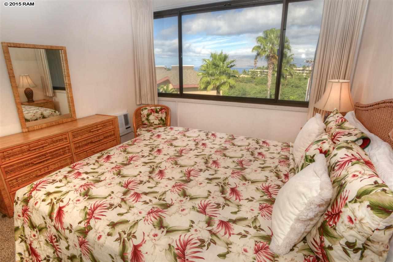 Kamaole Sands condo # 4-401, Kihei, Hawaii - photo 17 of 22