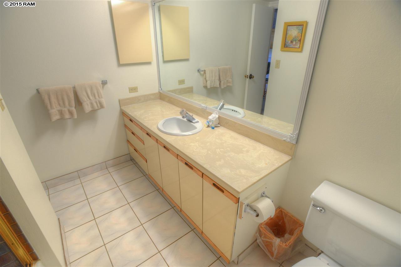 Kamaole Sands condo # 4-401, Kihei, Hawaii - photo 19 of 22