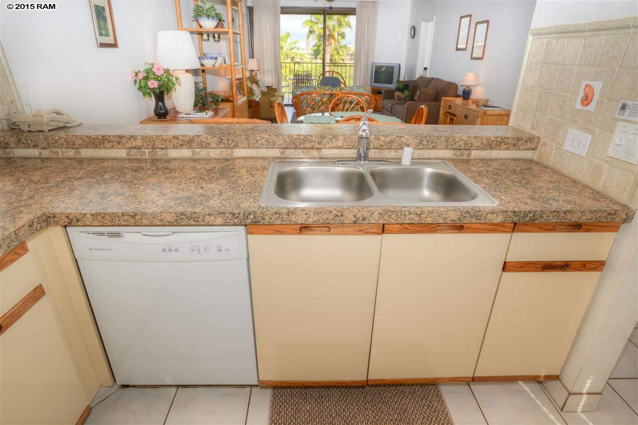 Kamaole Sands condo # 4-401, Kihei, Hawaii - photo 9 of 22