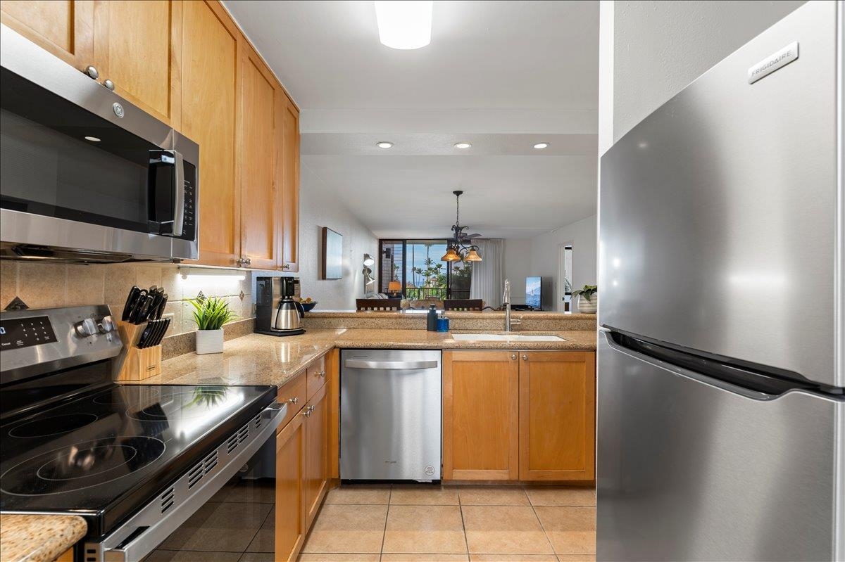 Kamaole Sands condo # 5-205, Kihei, Hawaii - photo 11 of 43