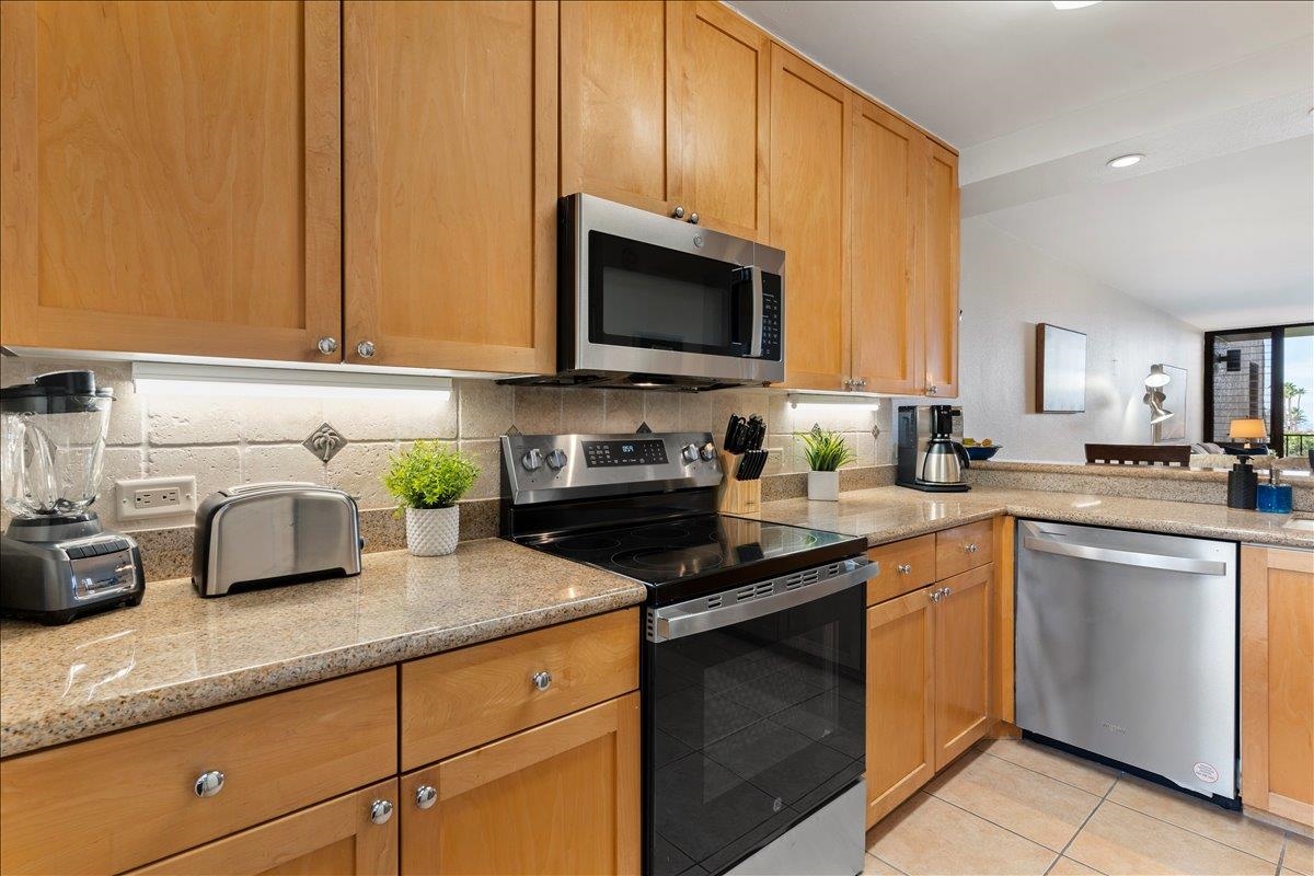 Kamaole Sands condo # 5-205, Kihei, Hawaii - photo 7 of 43