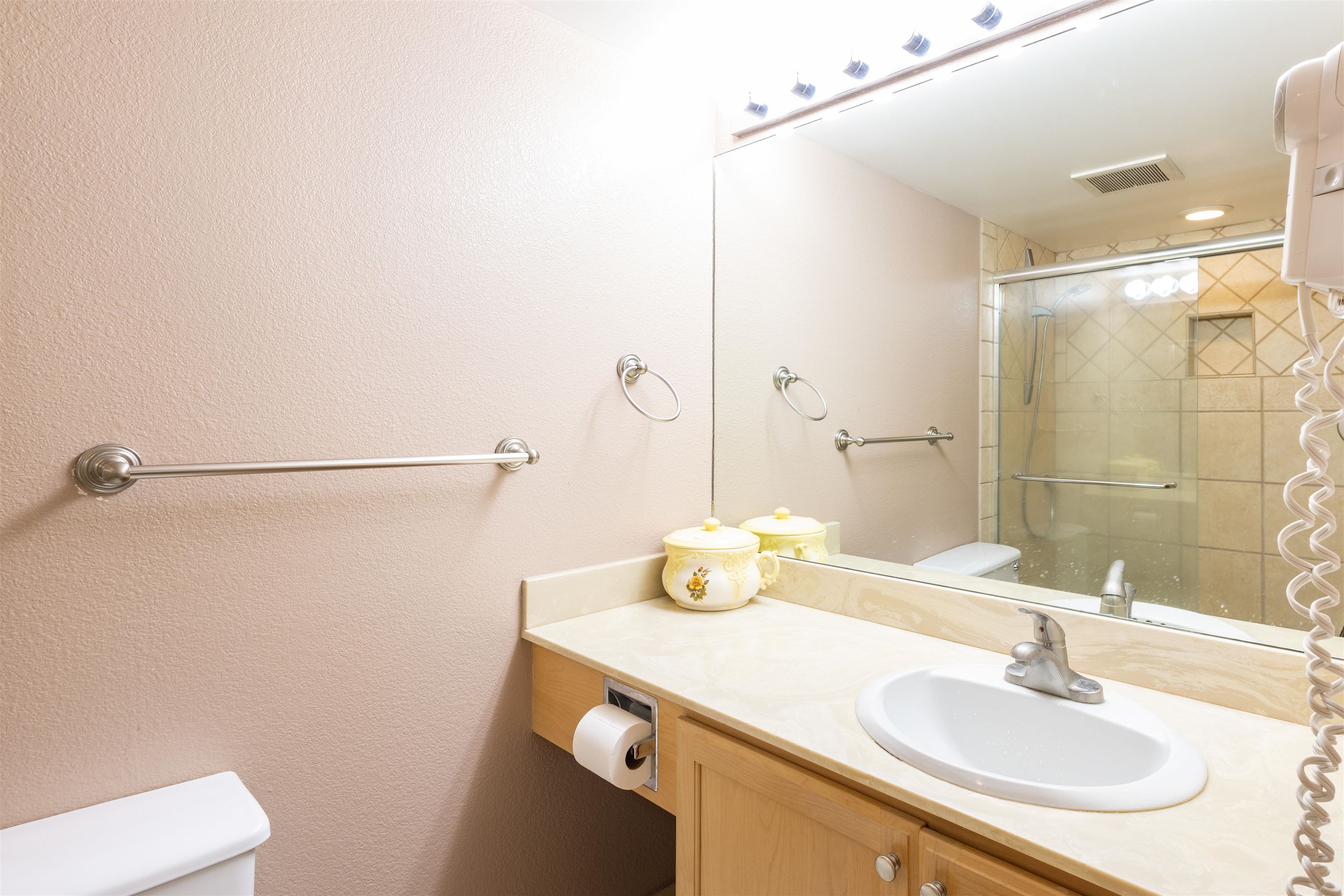 Kamaole Sands condo # 5207, Kihei, Hawaii - photo 14 of 50