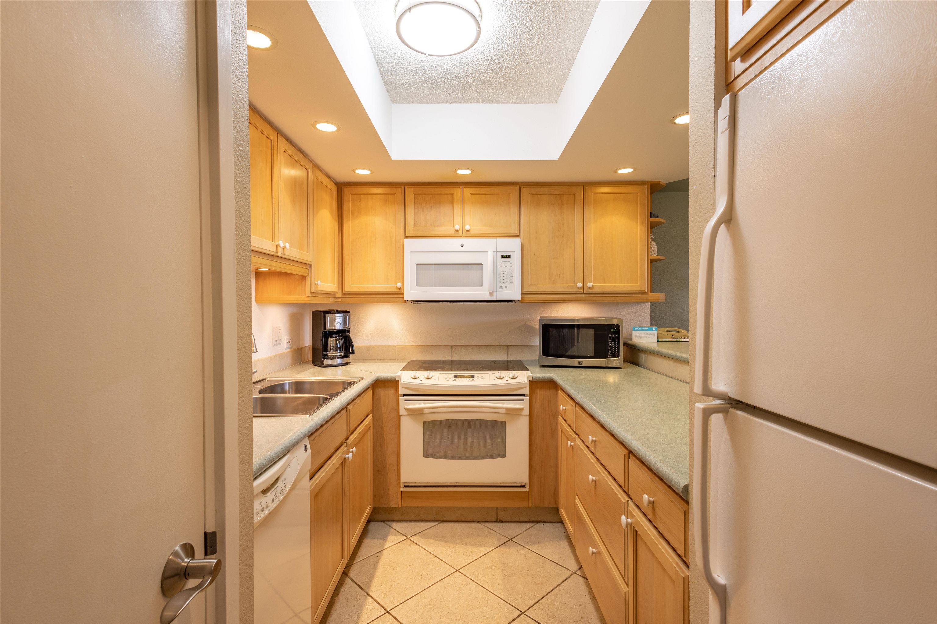 Kamaole Sands condo # 5207, Kihei, Hawaii - photo 20 of 50