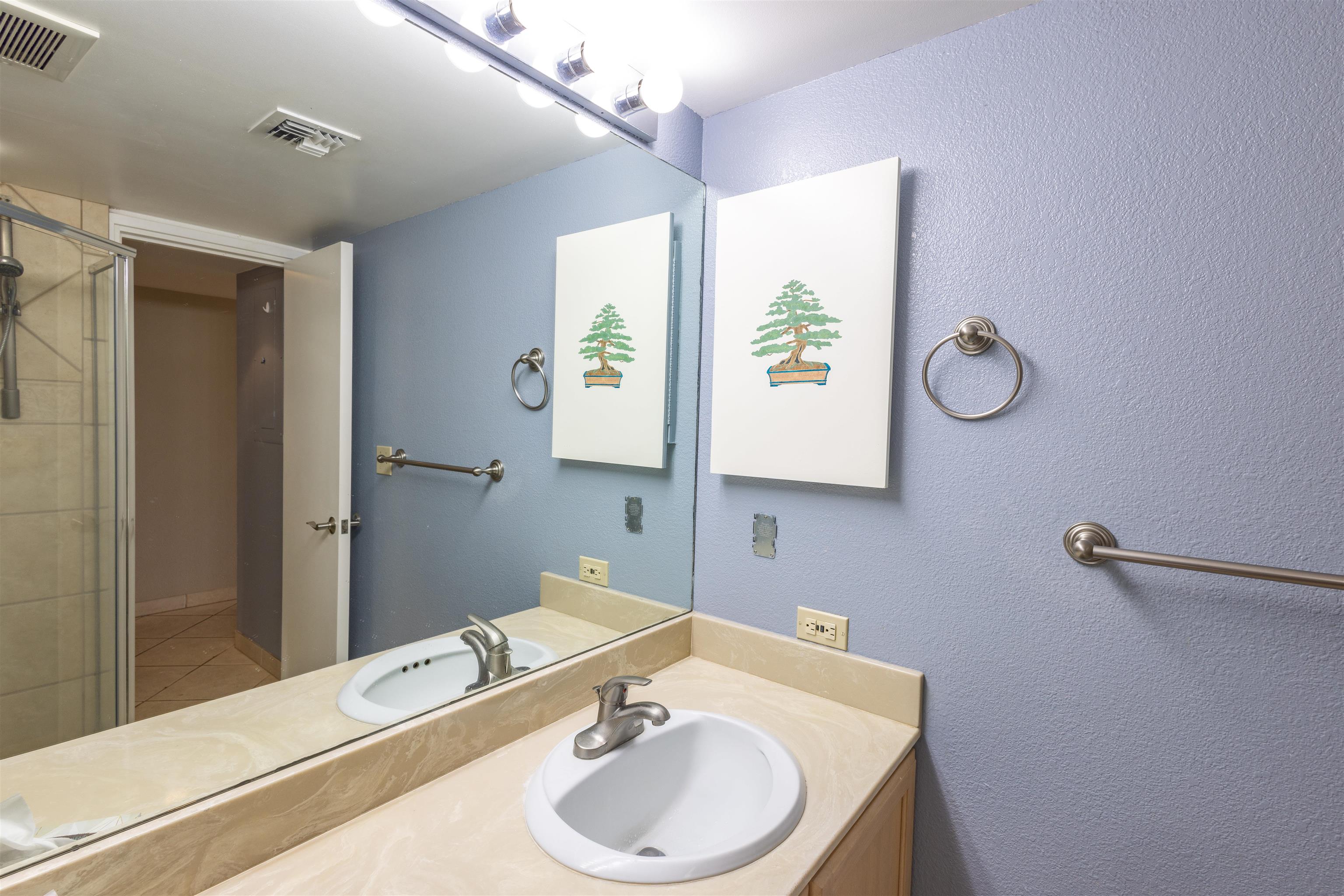 Kamaole Sands condo # 5207, Kihei, Hawaii - photo 26 of 50