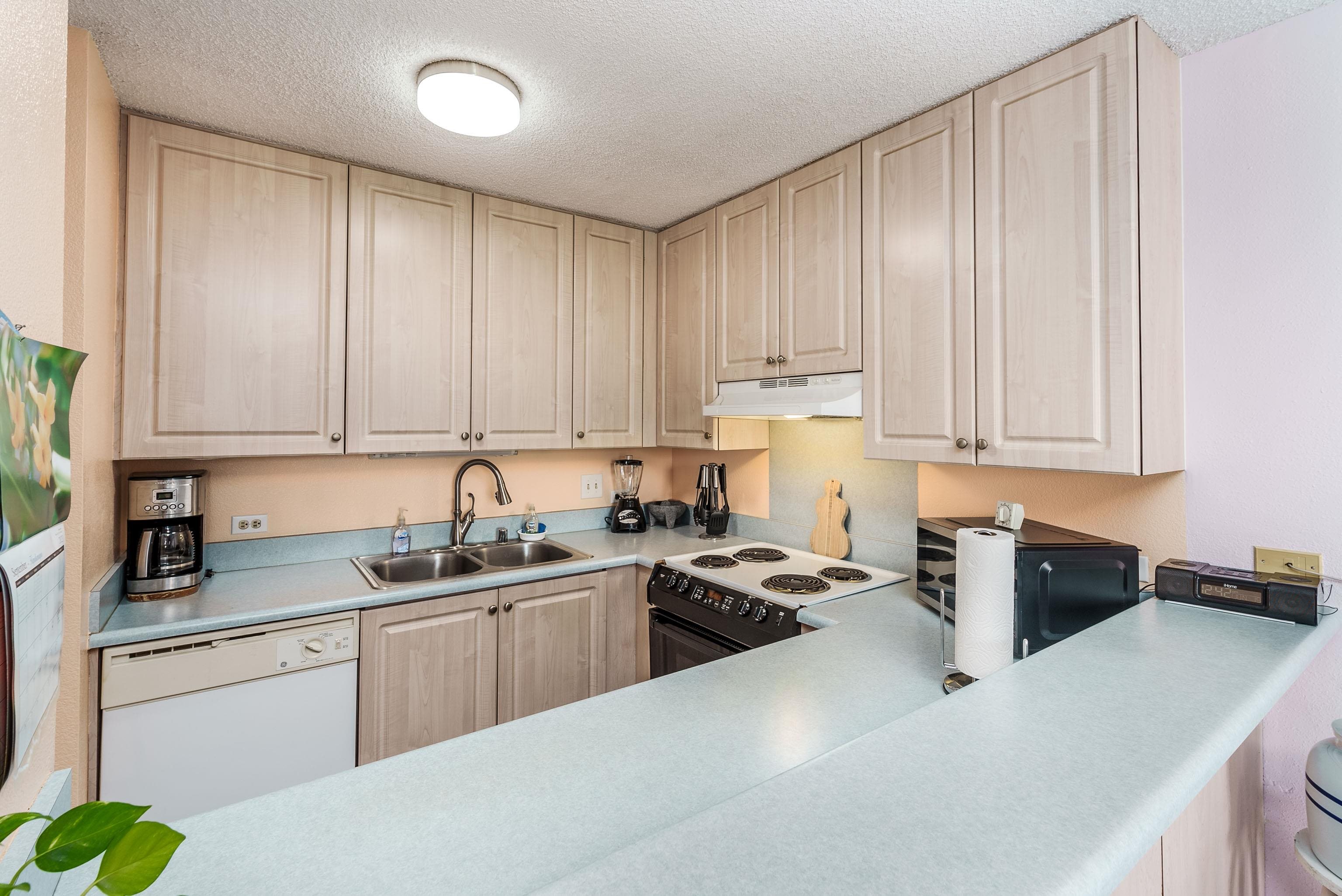 Kamaole Sands condo # 5-209, Kihei, Hawaii - photo 12 of 38