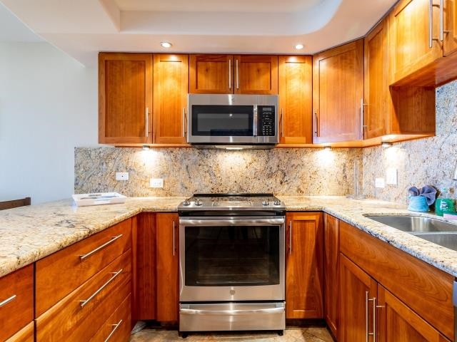 Kamaole Sands condo # 5-303, Kihei, Hawaii - photo 8 of 26