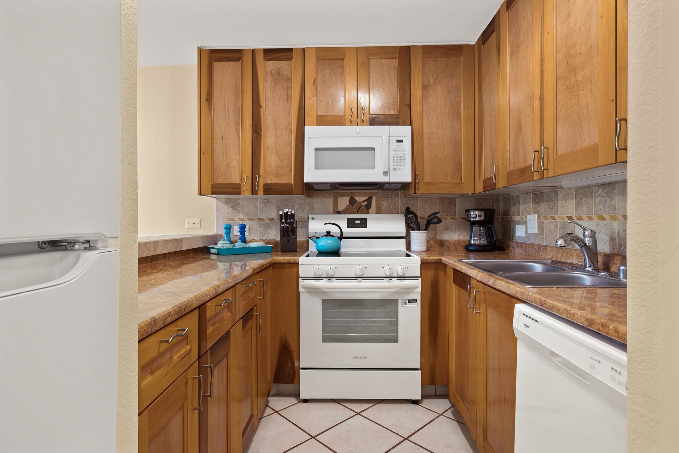 Kamaole Sands condo # 6-105, Kihei, Hawaii - photo 17 of 38