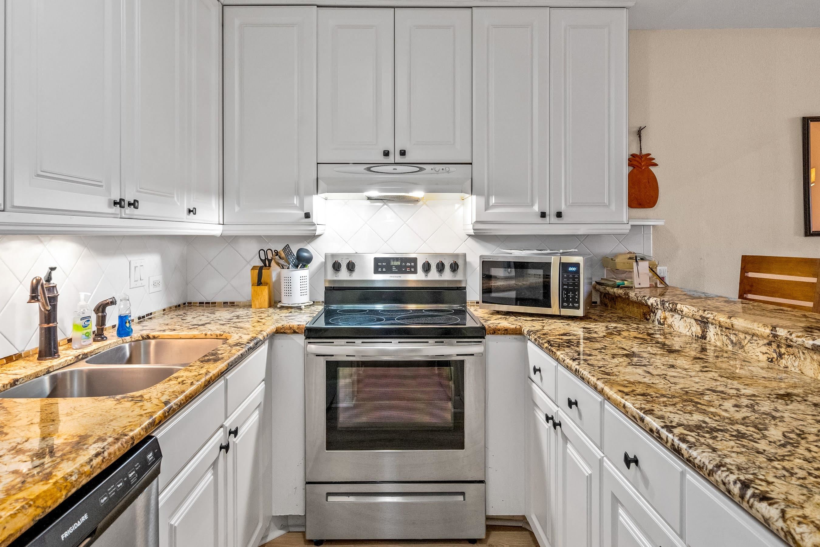 Kamaole Sands condo # 6-402, Kihei, Hawaii - photo 7 of 47