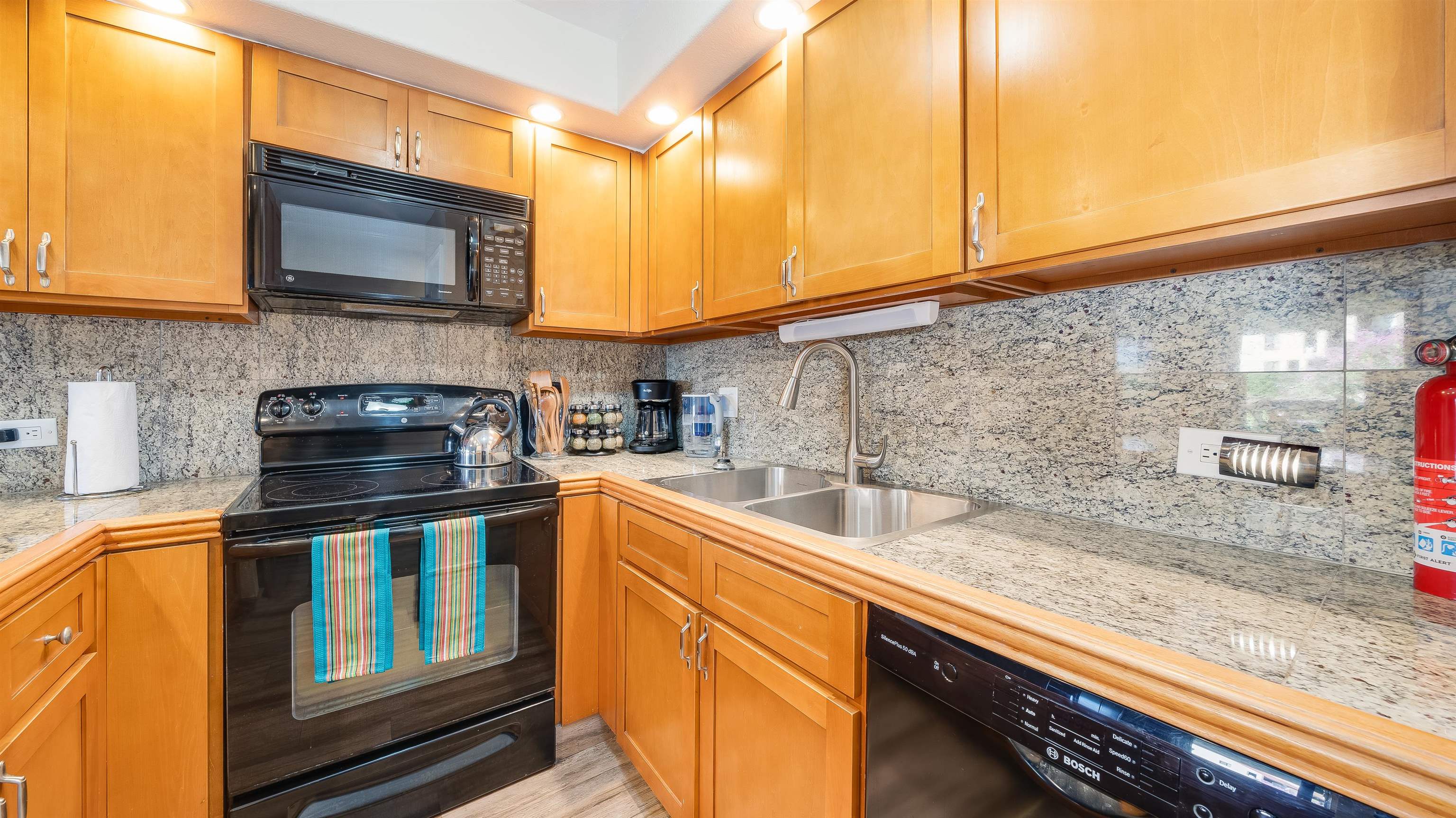 Kamaole Sands condo # 7-101, Kihei, Hawaii - photo 9 of 27