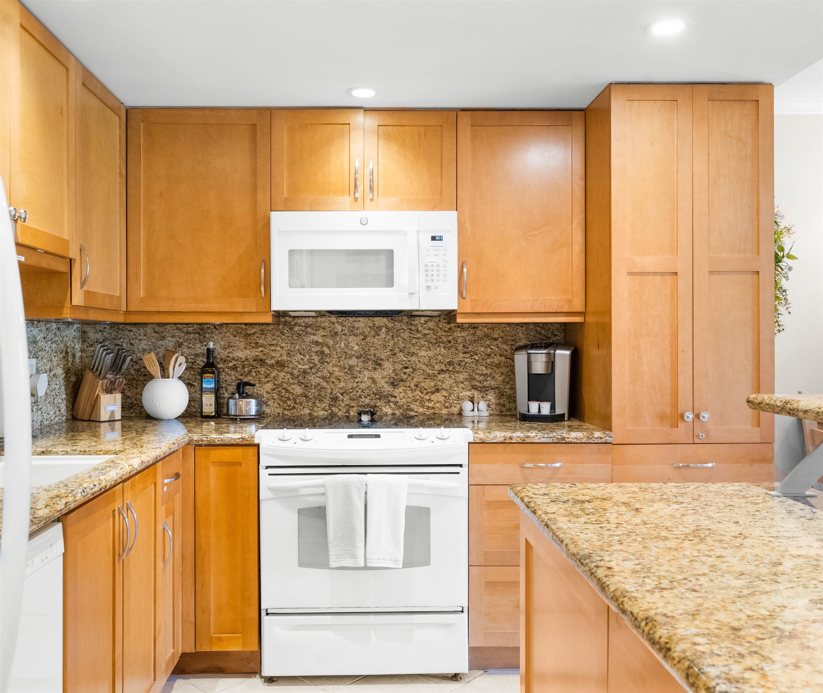 Kamaole Sands condo # 7-104, Kihei, Hawaii - photo 7 of 33