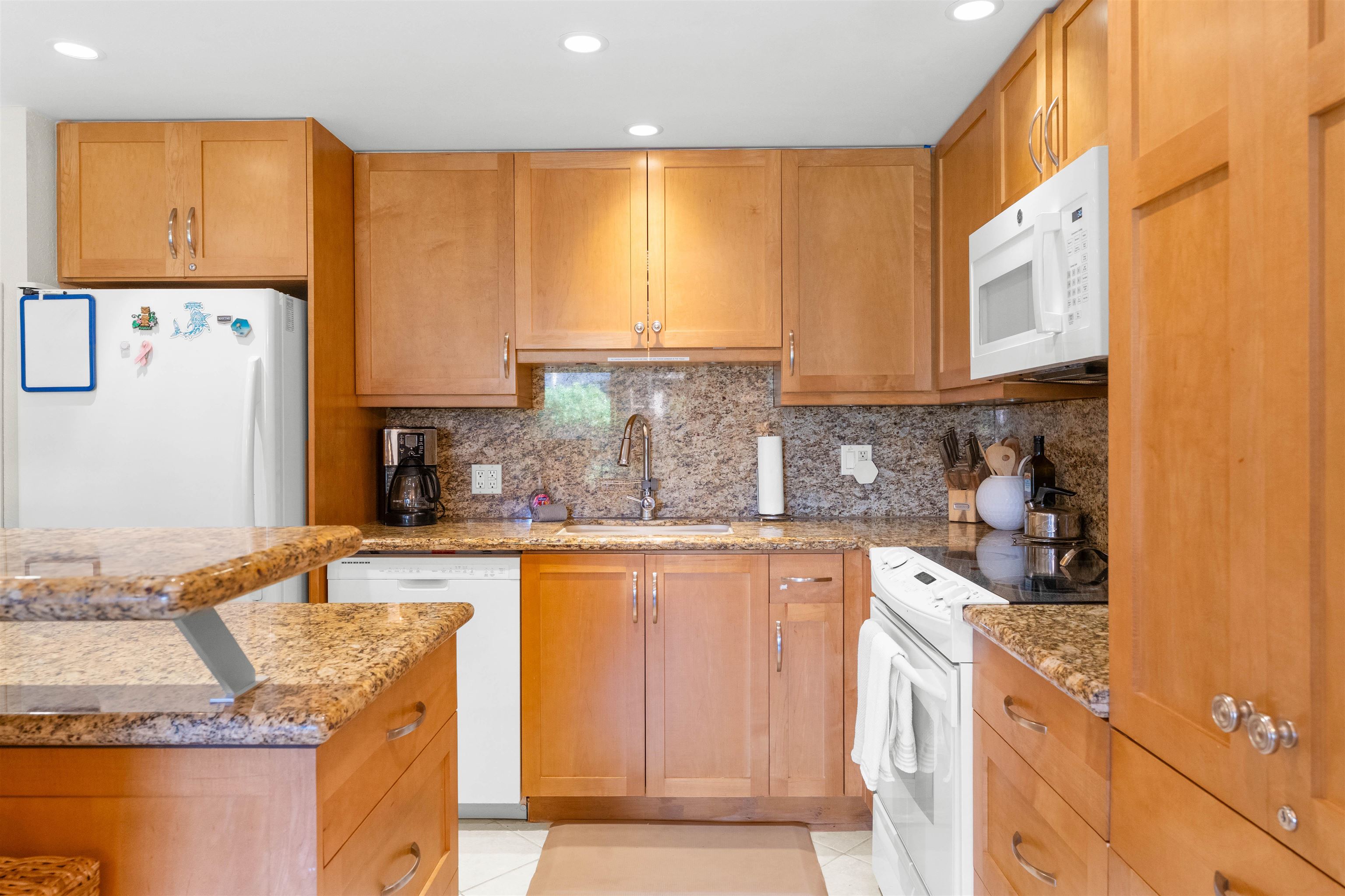 Kamaole Sands condo # 7-104, Kihei, Hawaii - photo 8 of 33