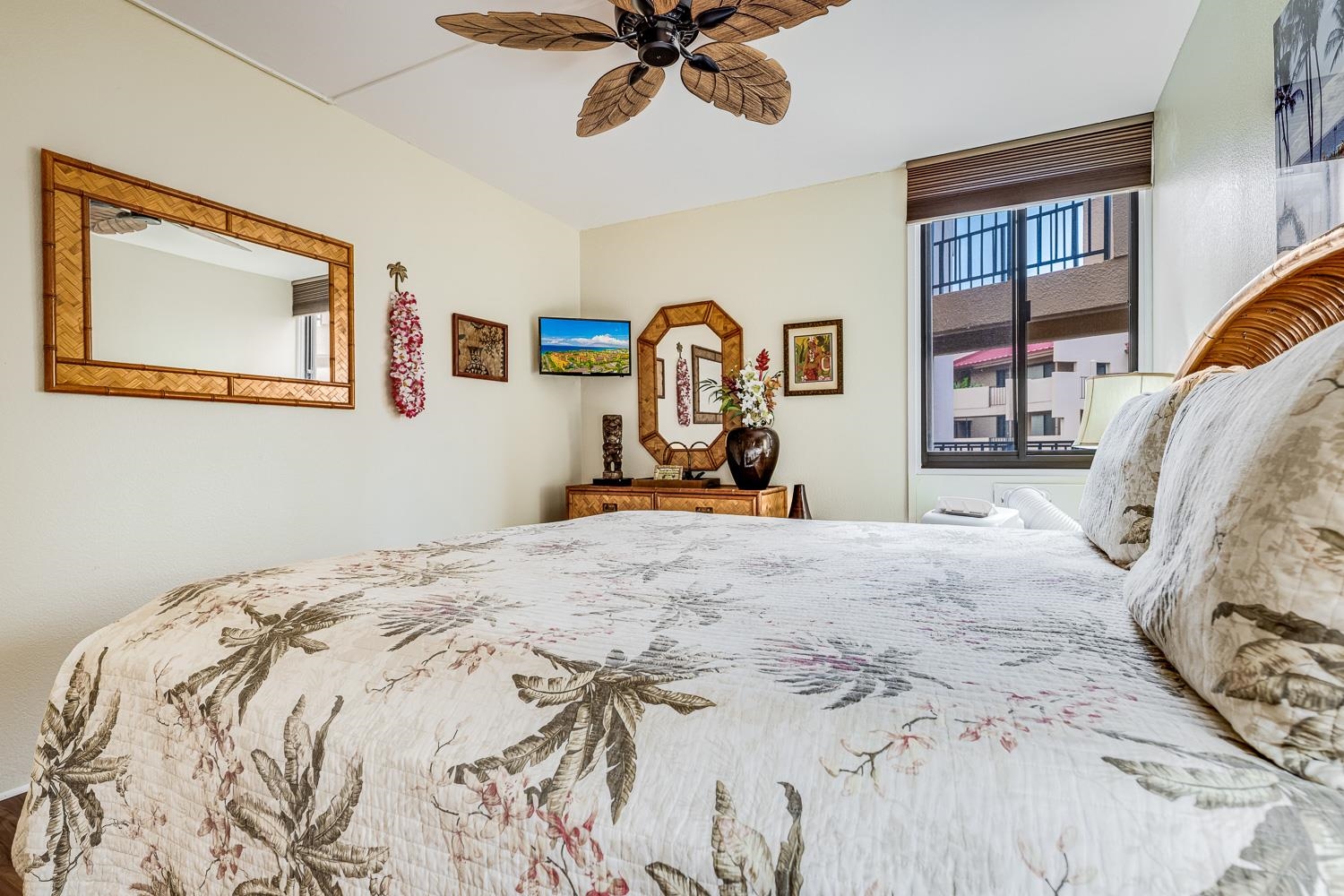 Kamaole Sands condo # 7-304, Kihei, Hawaii - photo 17 of 34