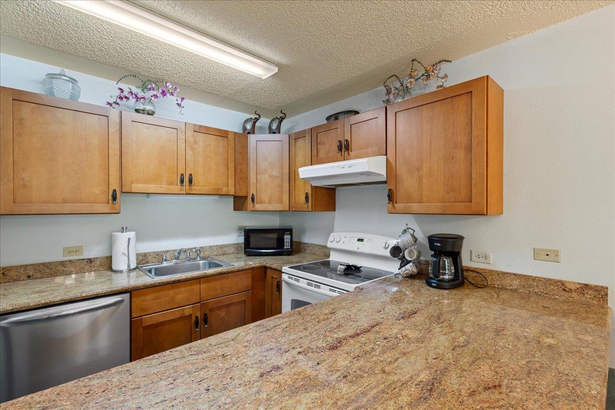 Kamaole Sands condo # 8-107, Kihei, Hawaii - photo 12 of 39