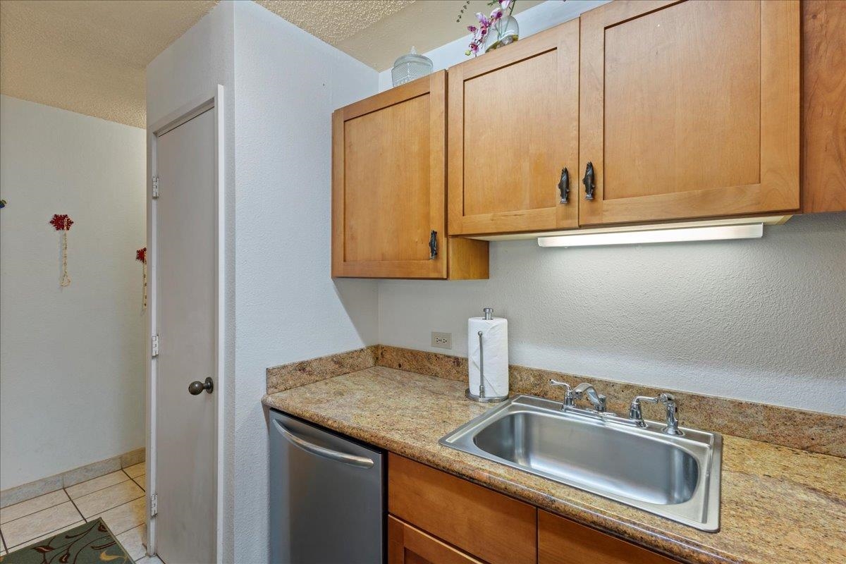 Kamaole Sands condo # 8-107, Kihei, Hawaii - photo 16 of 39