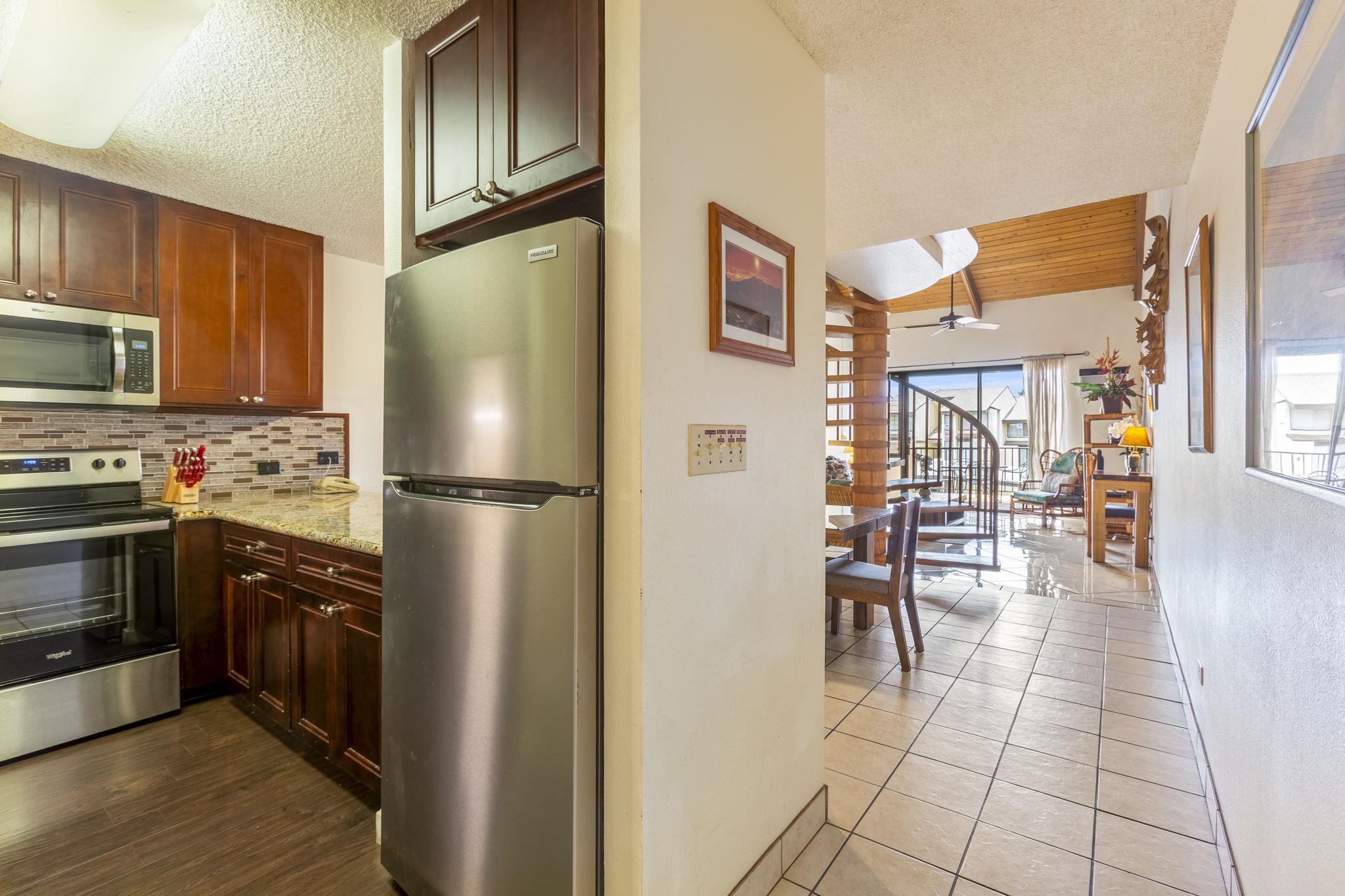 Kamaole Sands condo # 8-407, Kihei, Hawaii - photo 14 of 37