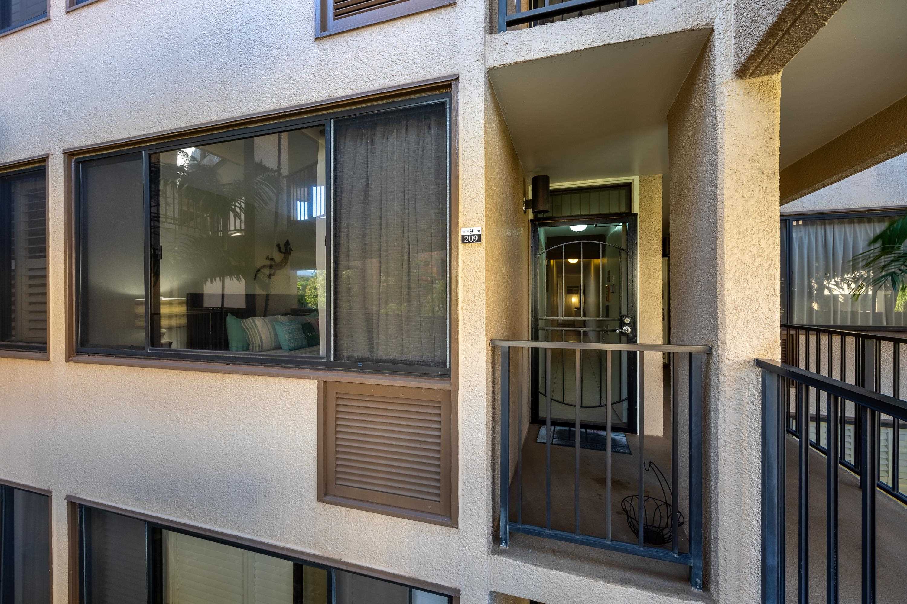 Kamaole Sands condo # 9-209, Kihei, Hawaii - photo 5 of 50