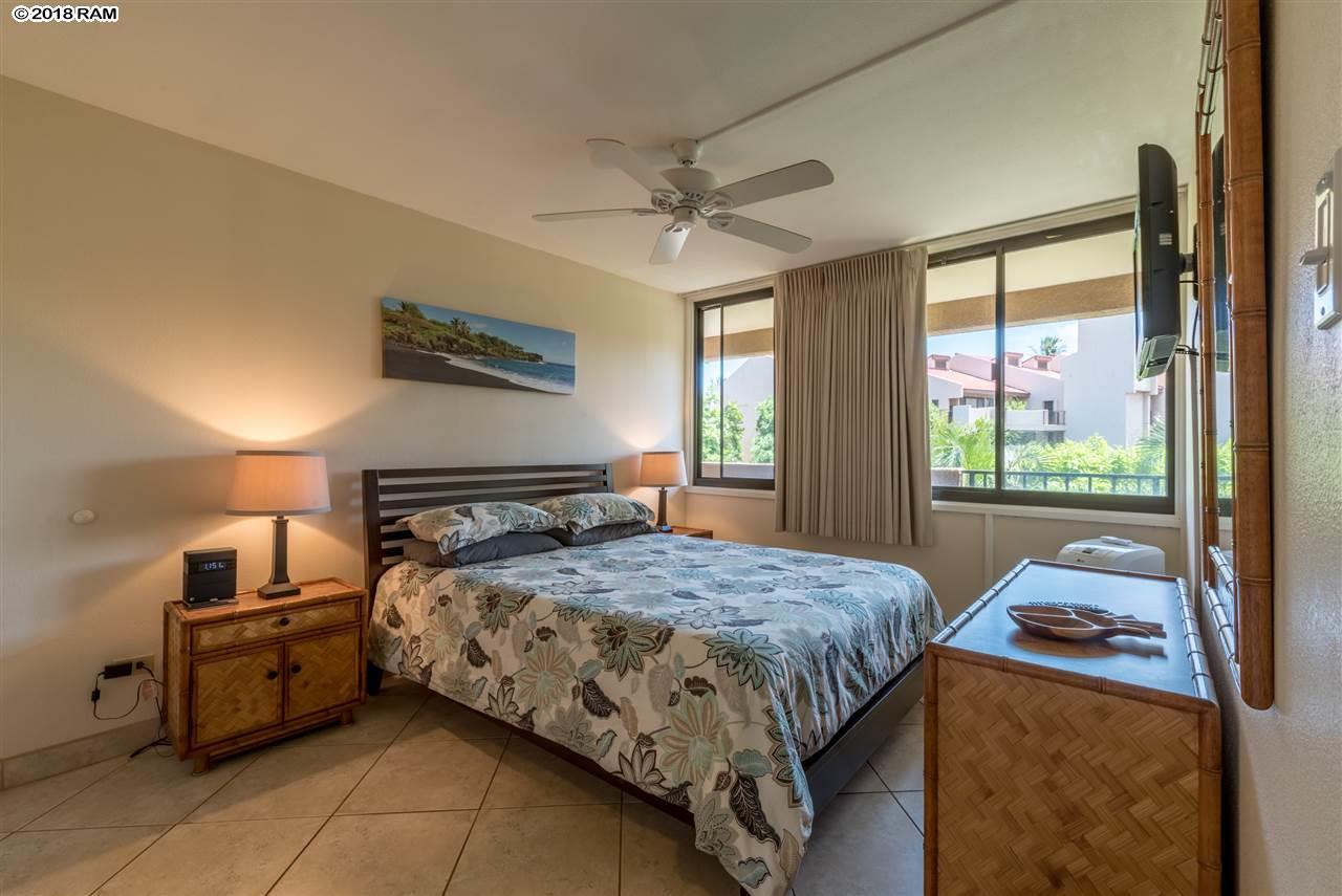 Kamaole Sands condo # 9-301, Kihei, Hawaii - photo 15 of 25