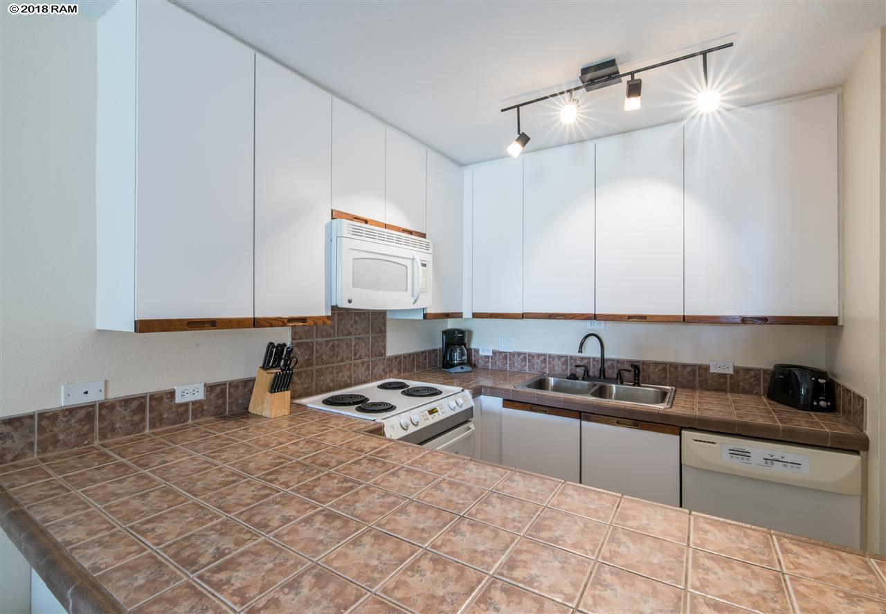 Kamaole Sands condo # 9-301, Kihei, Hawaii - photo 8 of 25