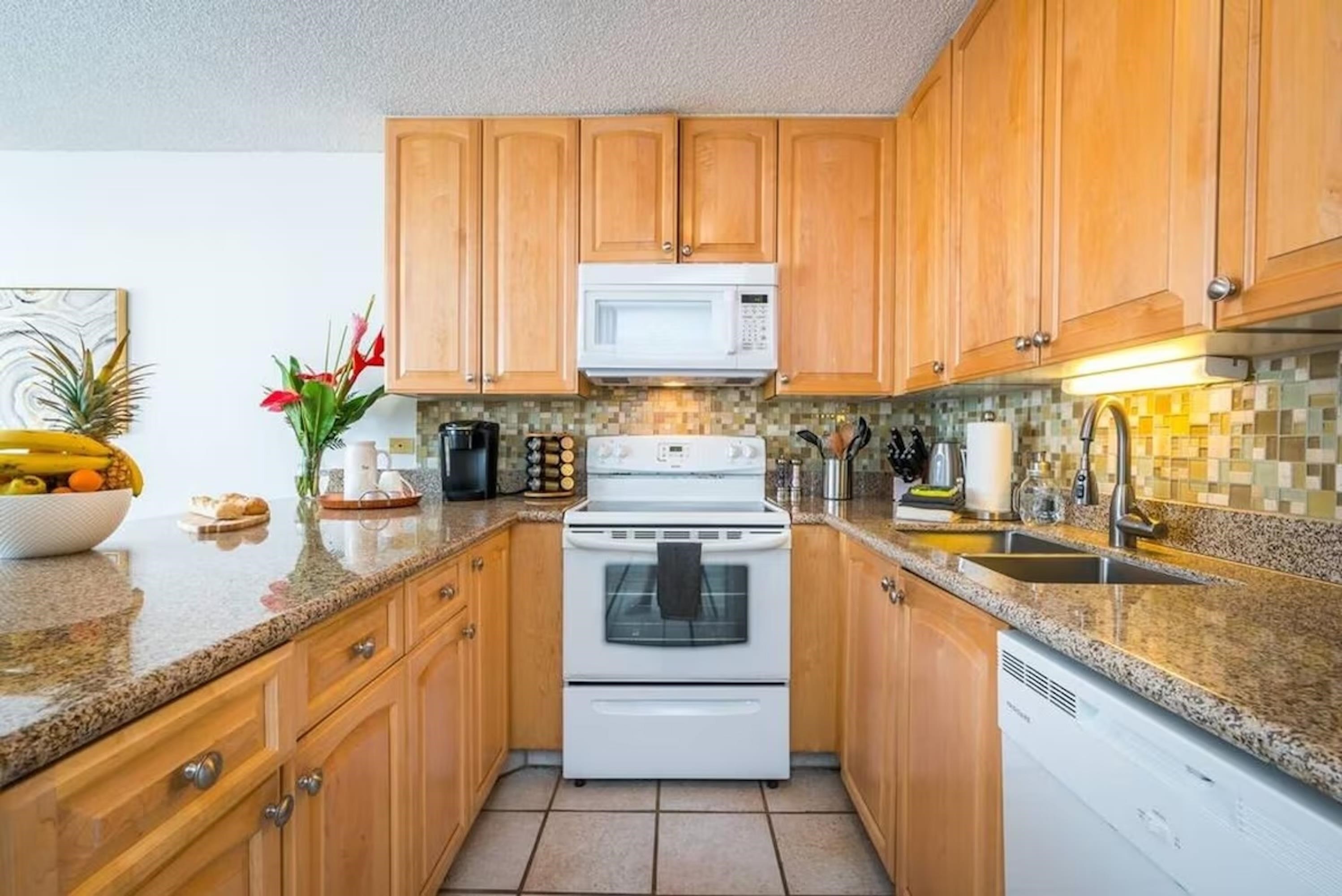 Kamaole Sands condo # 9306, Kihei, Hawaii - photo 14 of 28