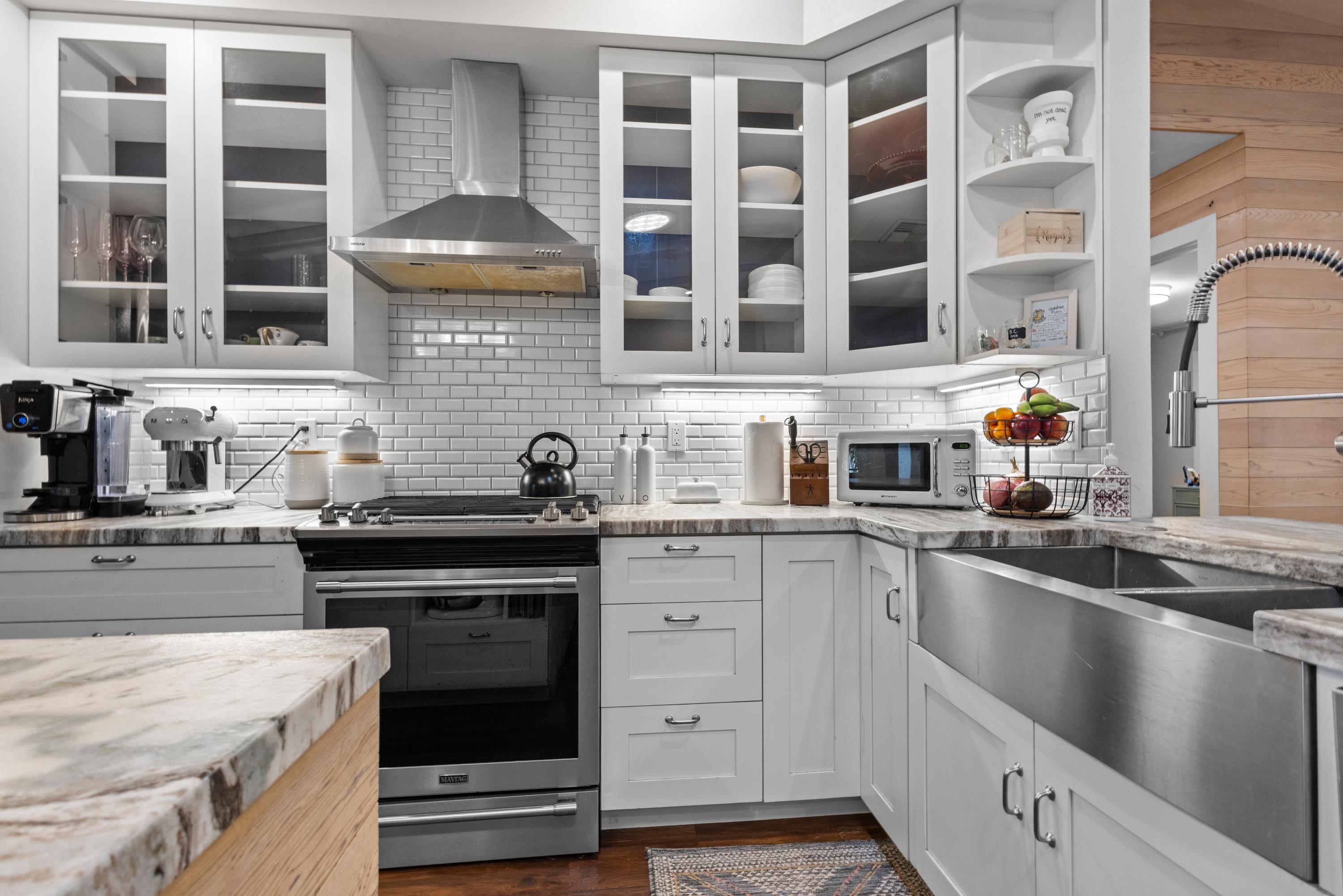 27  Heona Pl , Kihei home - photo 2 of 50