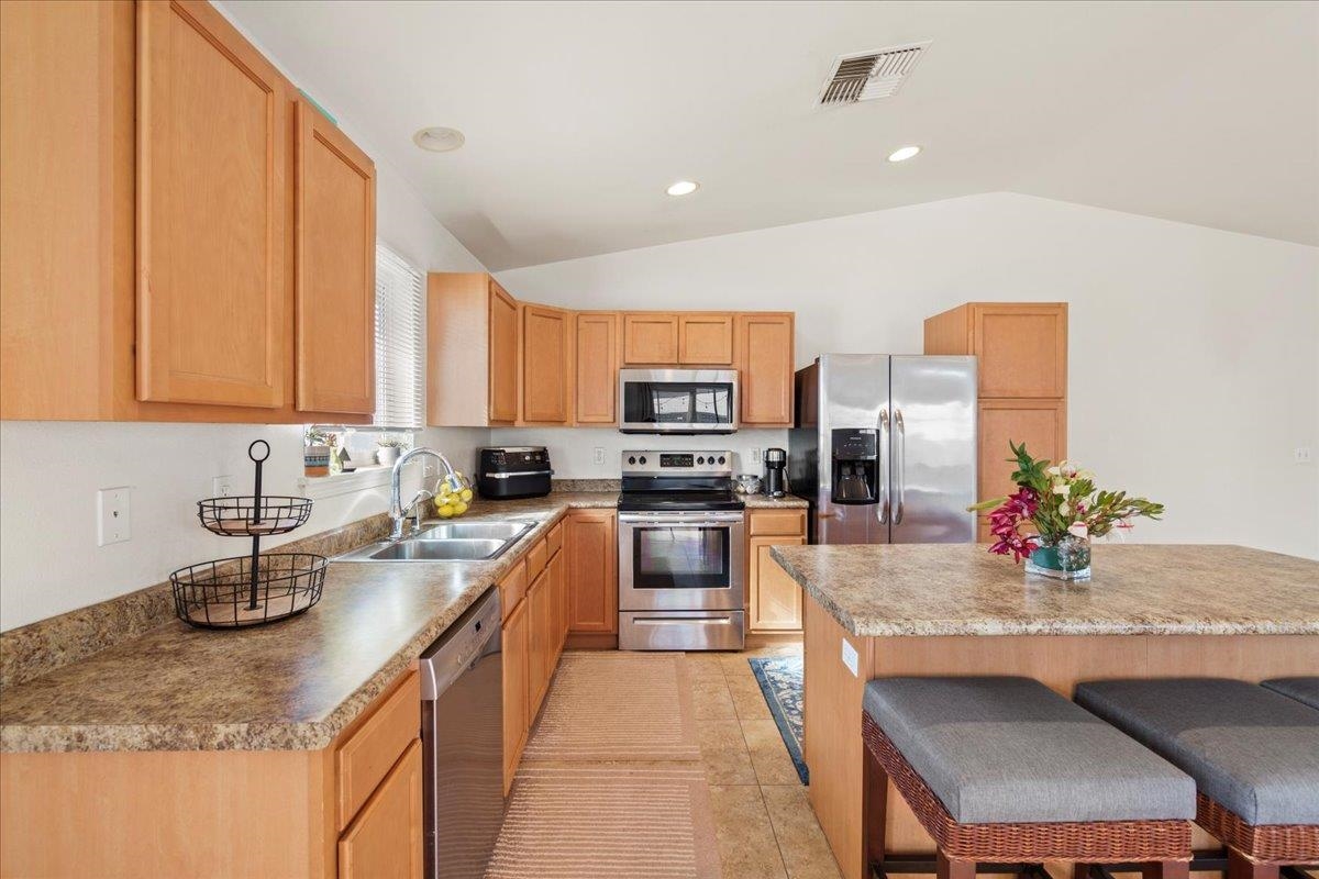 27  Nokekula St Waikapu Gardens, Wailuku home - photo 3 of 42