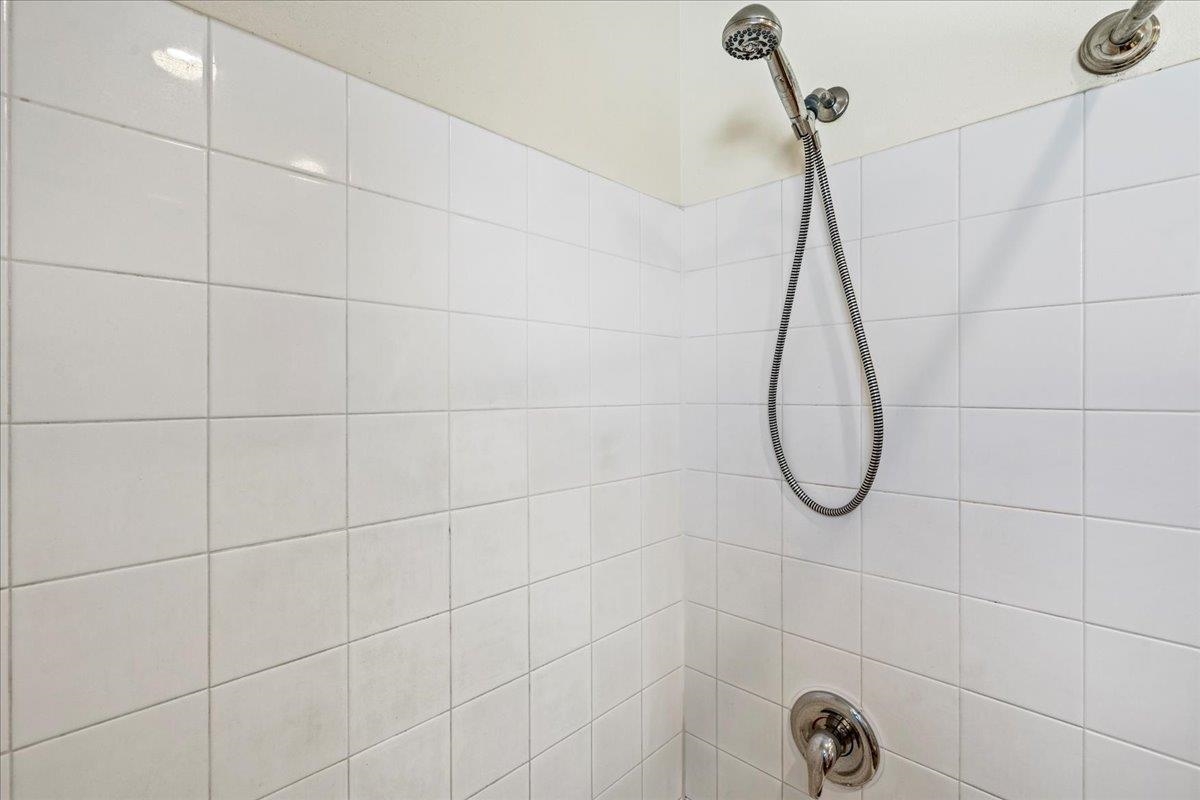 27  Nokekula St Waikapu Gardens, Wailuku home - photo 23 of 42