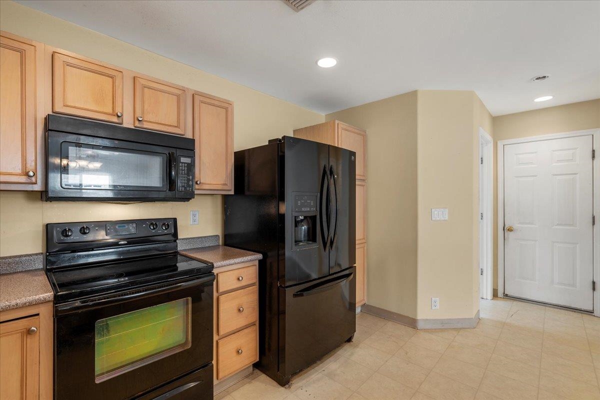 27  Waihili Pl Piilani Village, Kihei home - photo 13 of 44