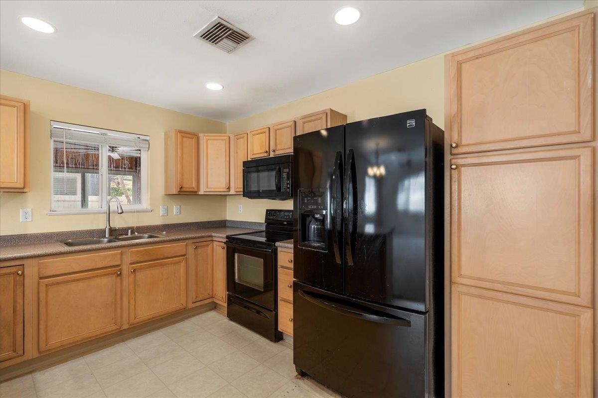 27  Waihili Pl Piilani Village, Kihei home - photo 8 of 44